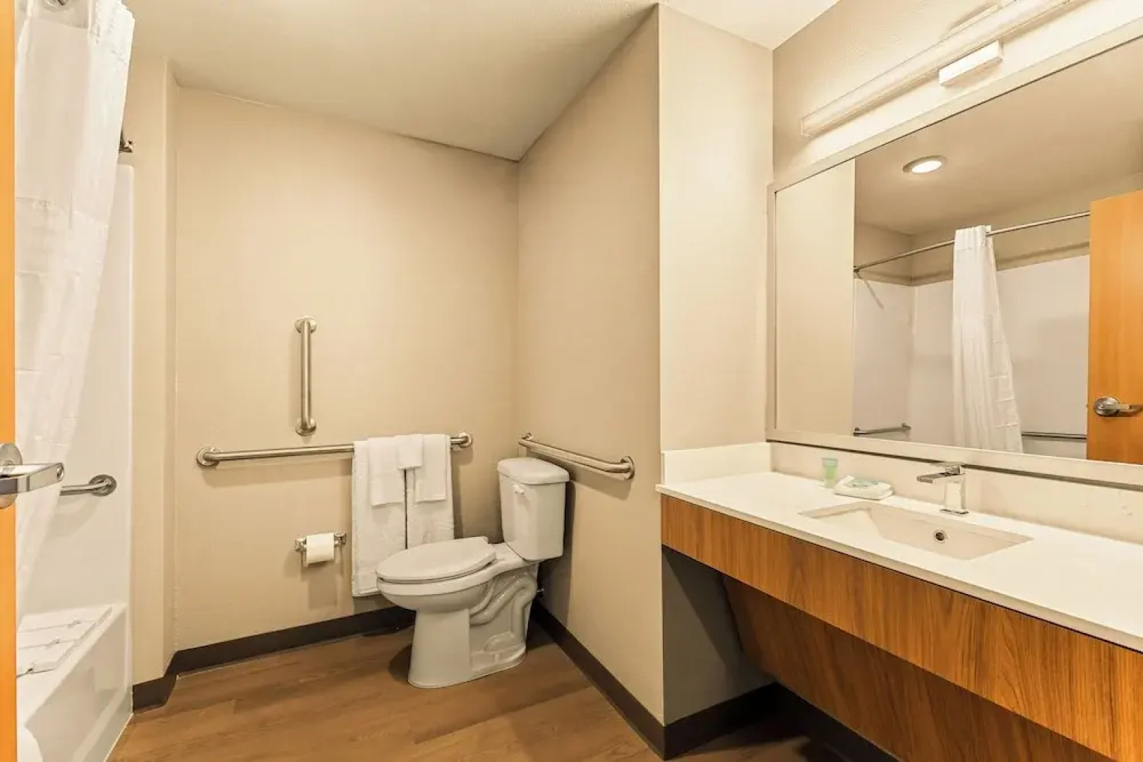 LivAway Suites Seattle-Renton