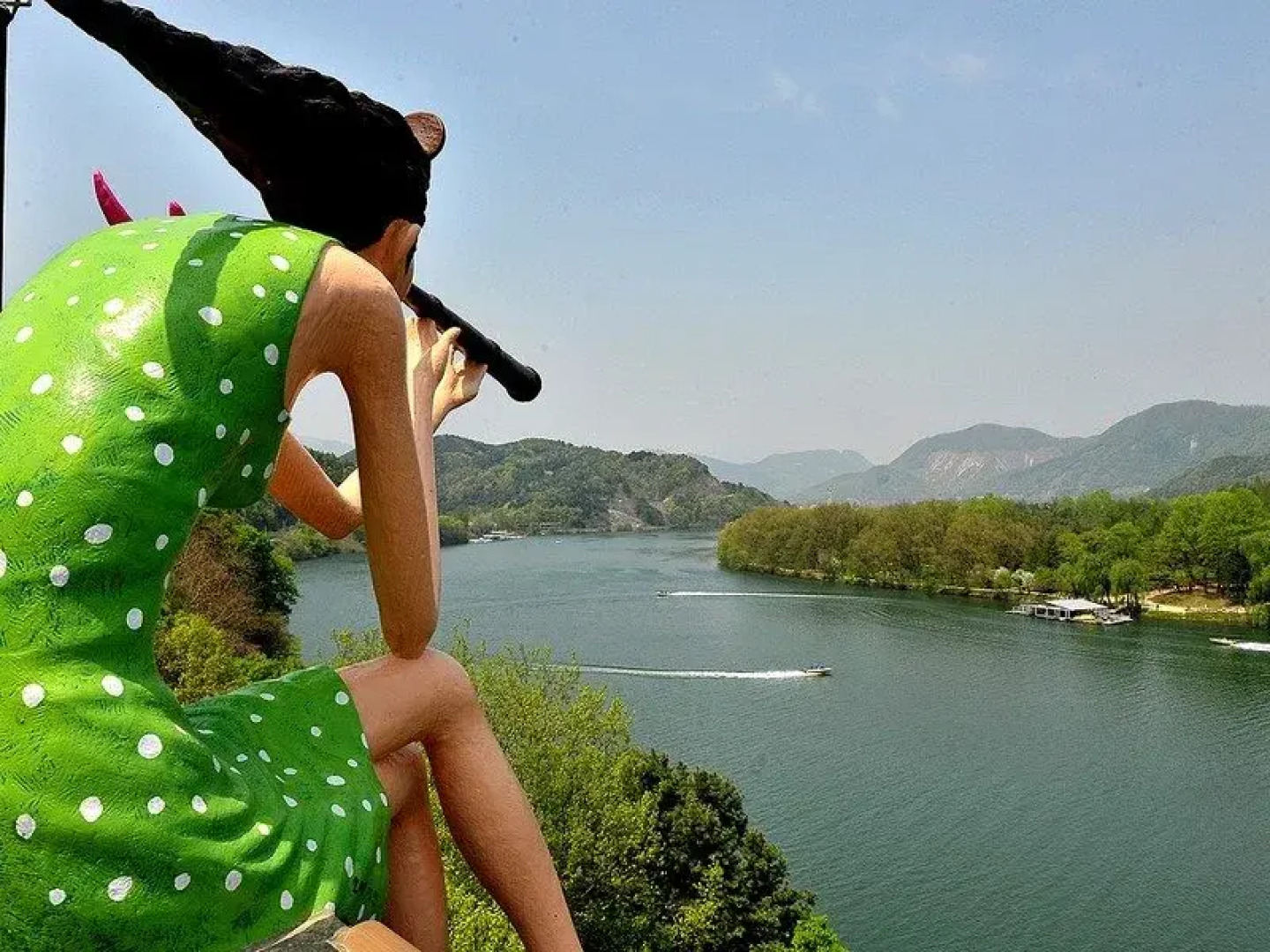 Moonlight Blue Pension