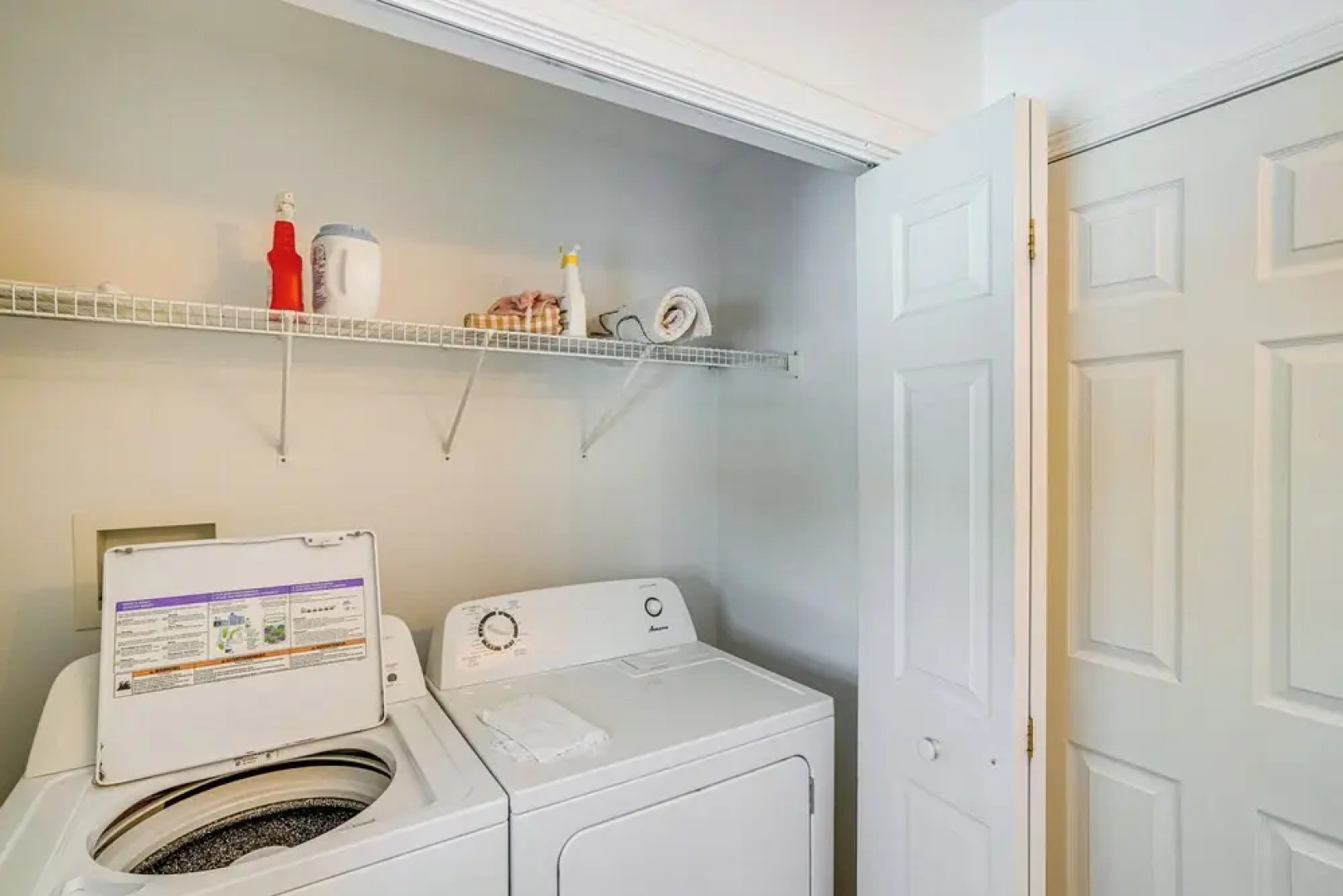 Walk to Dining: Downtown Lenox Guest House!