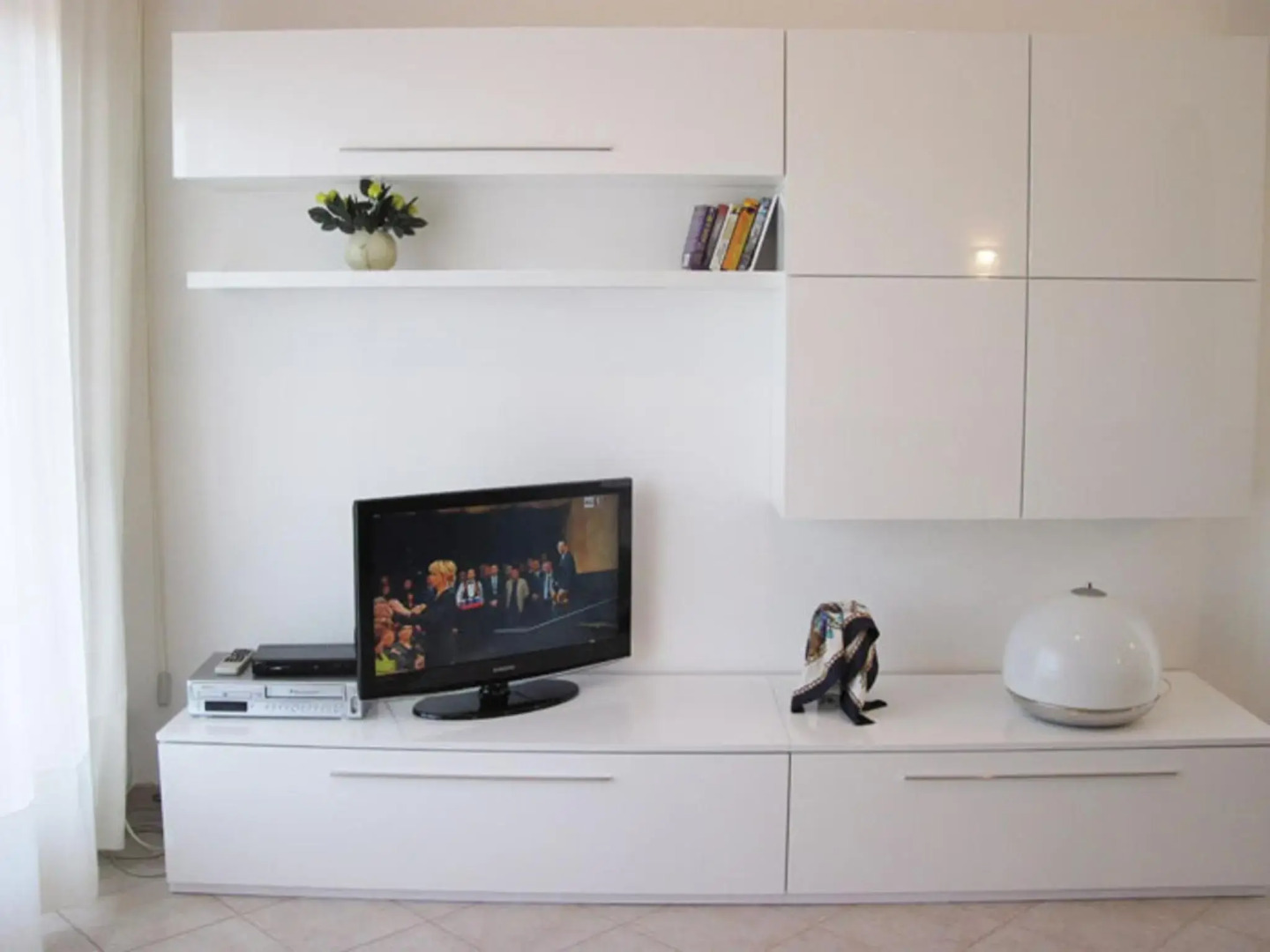 Silky House with Private Parking