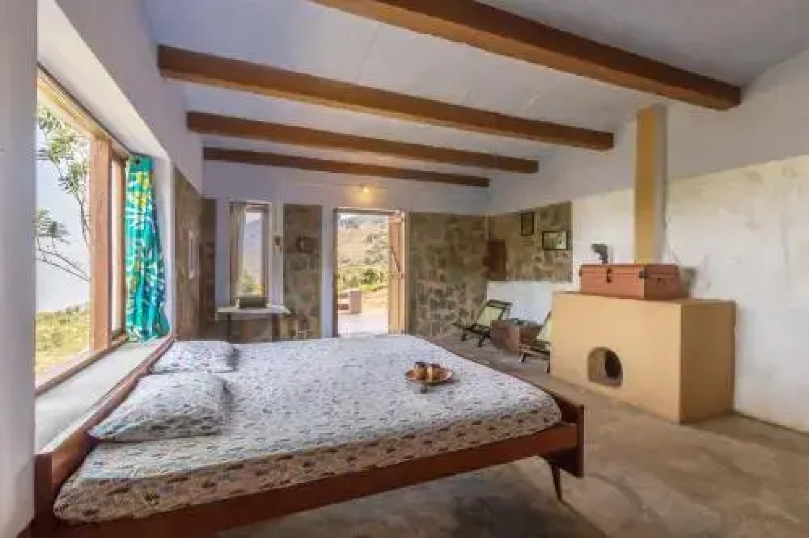 Wild Walkers by Vista Rooms