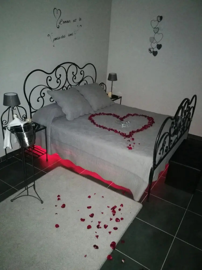 Au Plaisir Des Sens - Jacuzzi