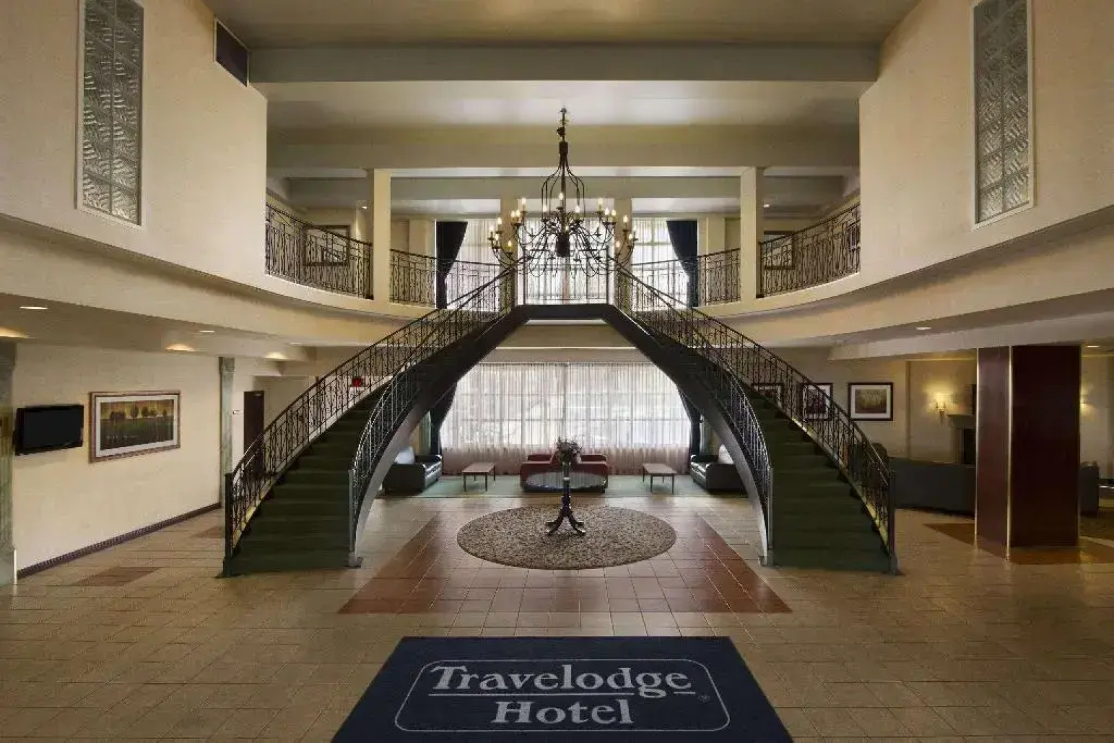 Travelodge Hotel by Wyndham Montreal Airport