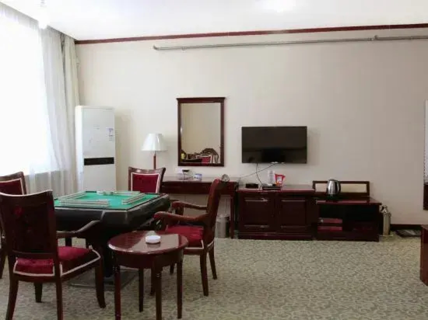 Shennong Hotel