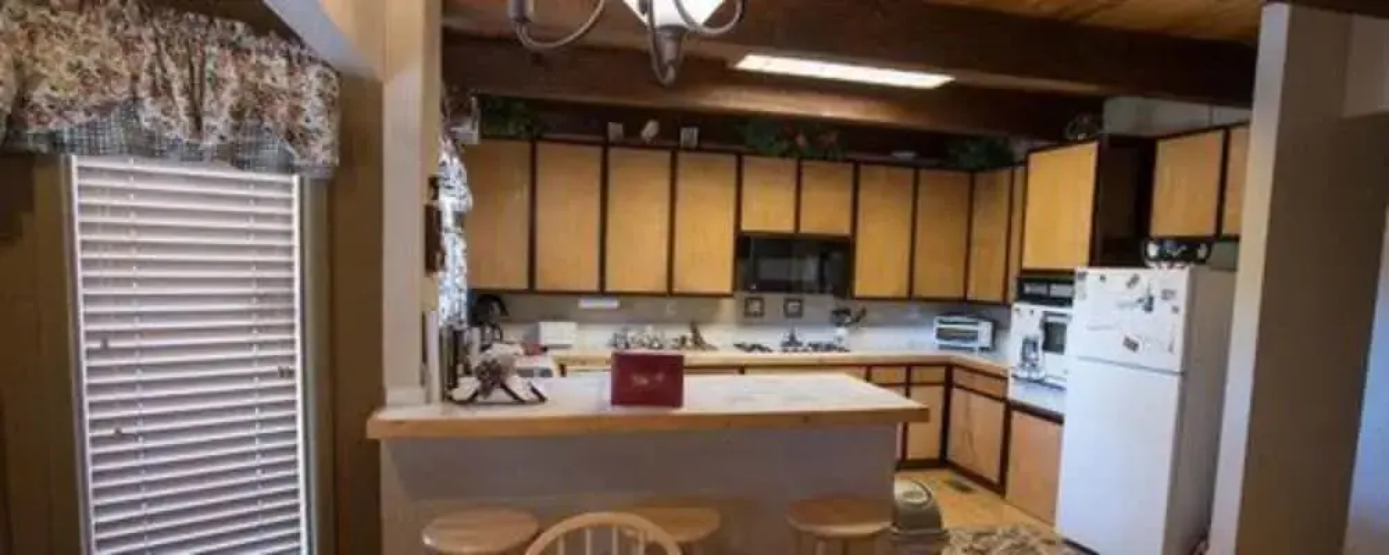 Gold Mountain Manor Bed and Breakfast