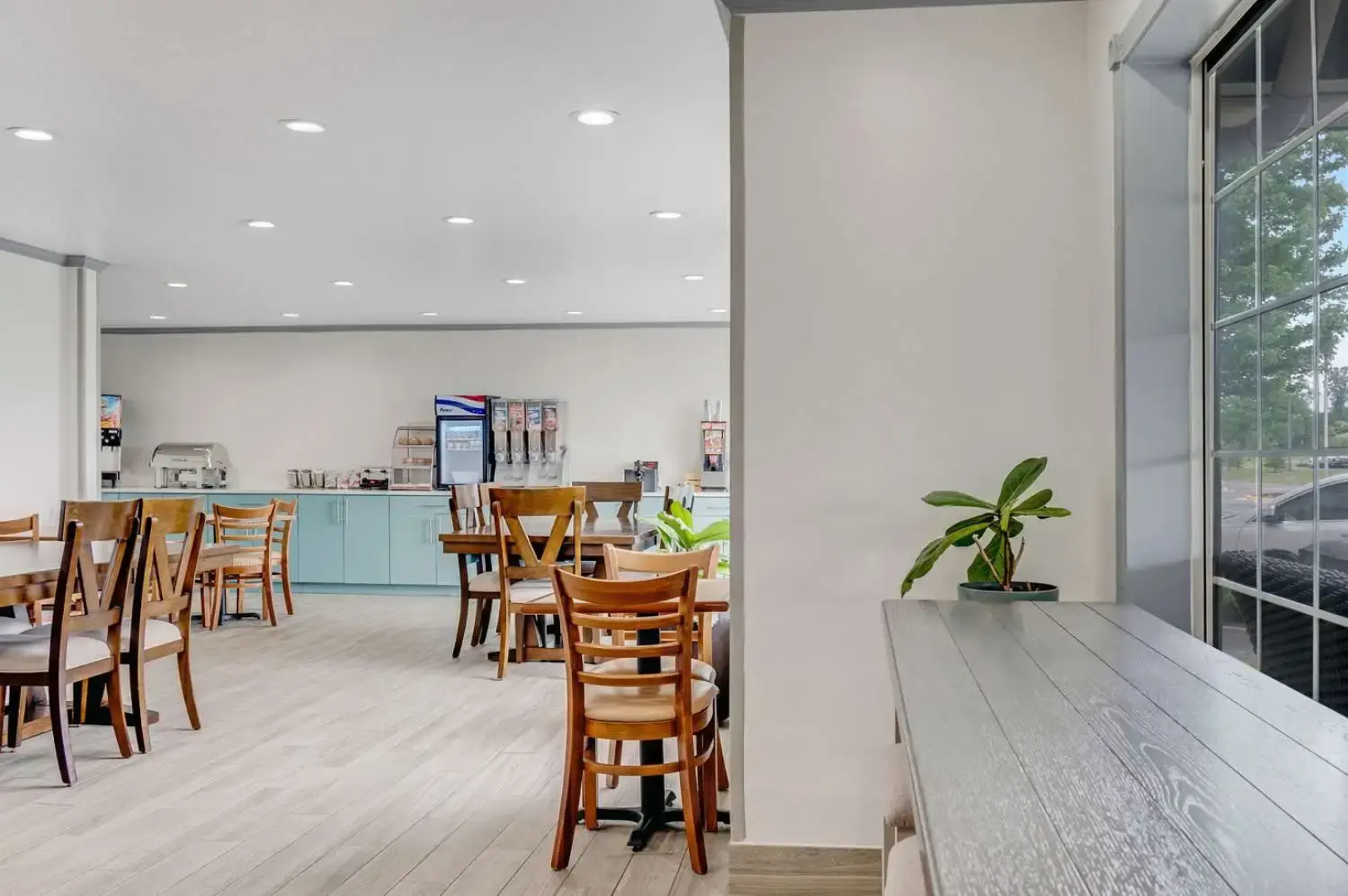Country Inn & Suites by Radisson, Grand Rapids Airport, MI