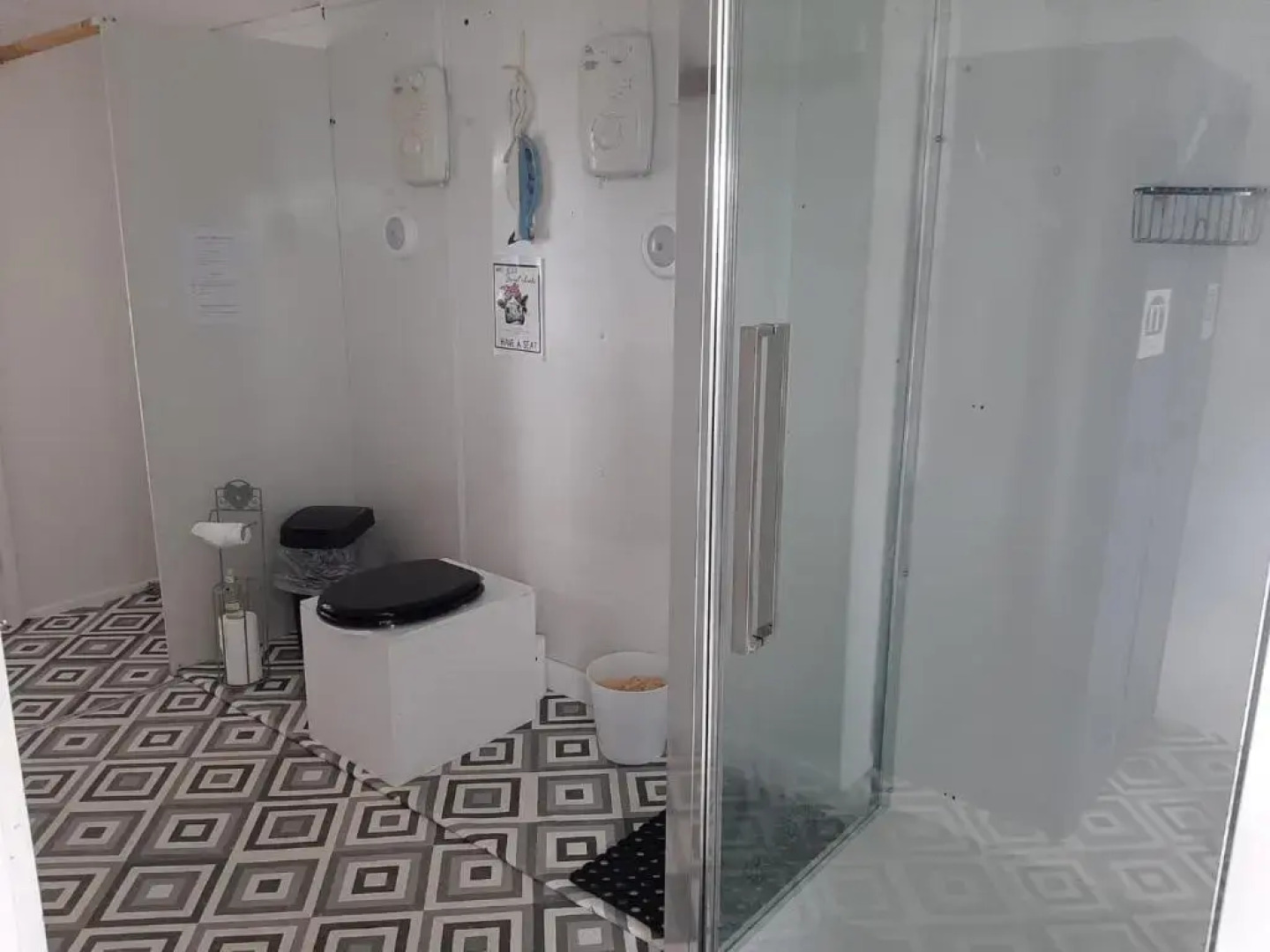 Tregantle Farm Eco Glampsite Super Safari Cabin