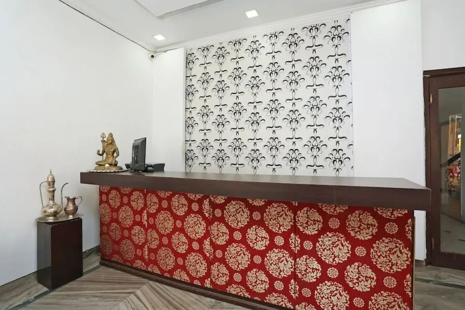 OYO 2877 Hotel Narayana Palace