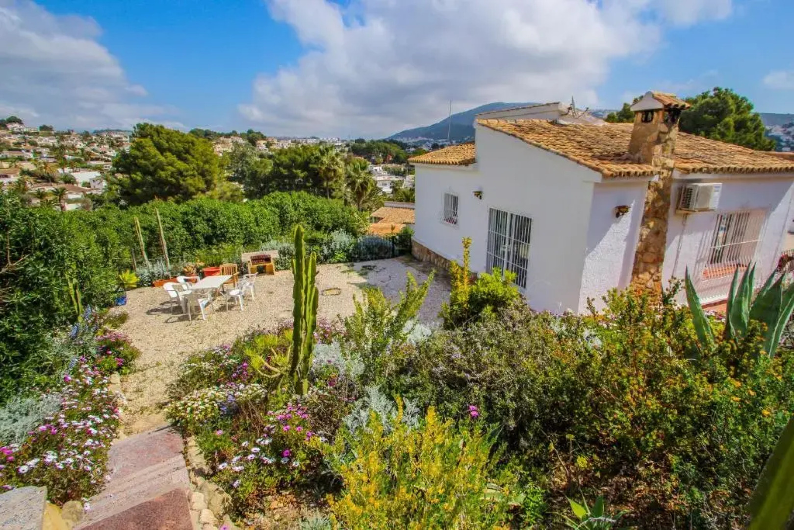 Susana - this lovely detached holiday property in Moraira