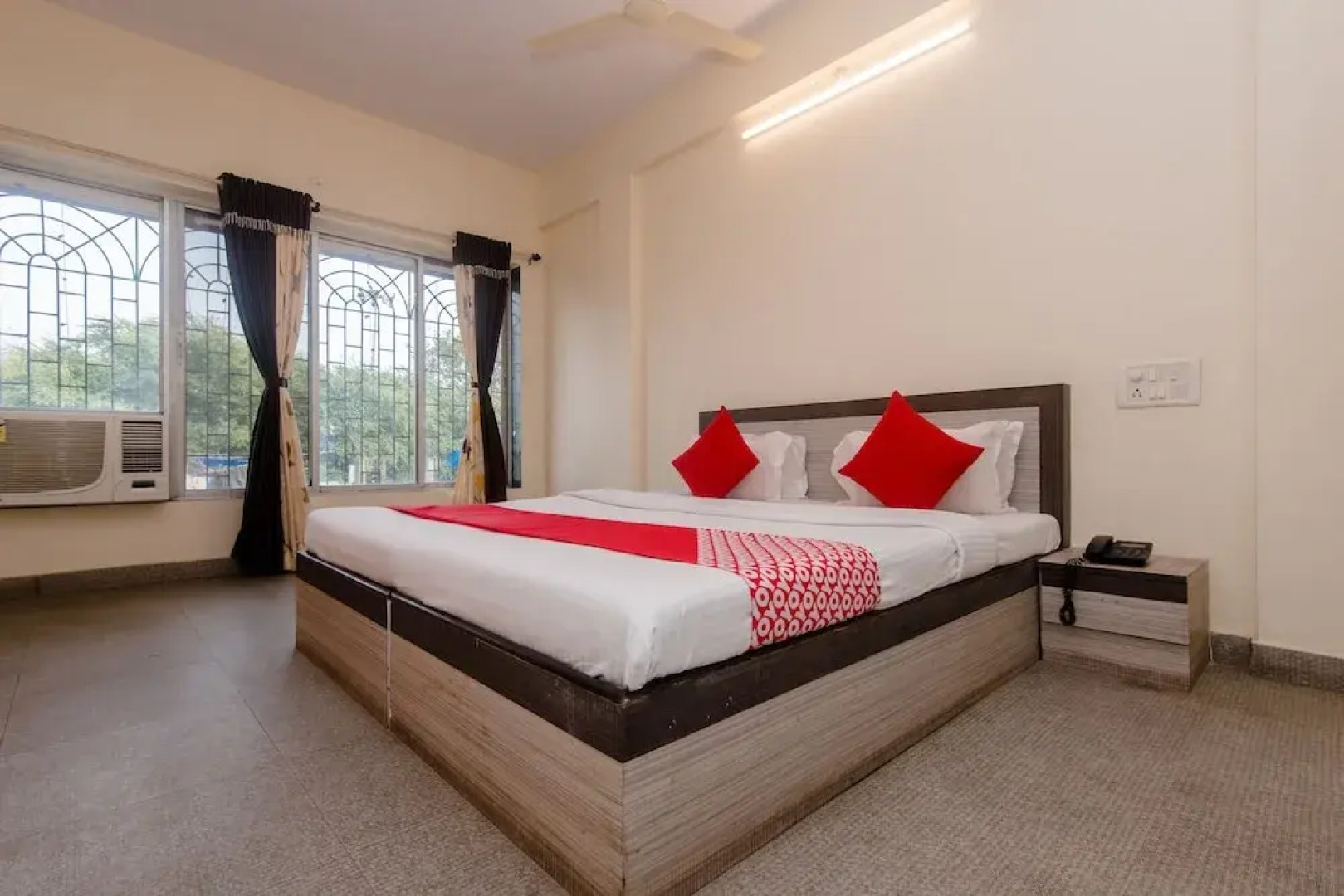 Hotel Paras By OYO Rooms