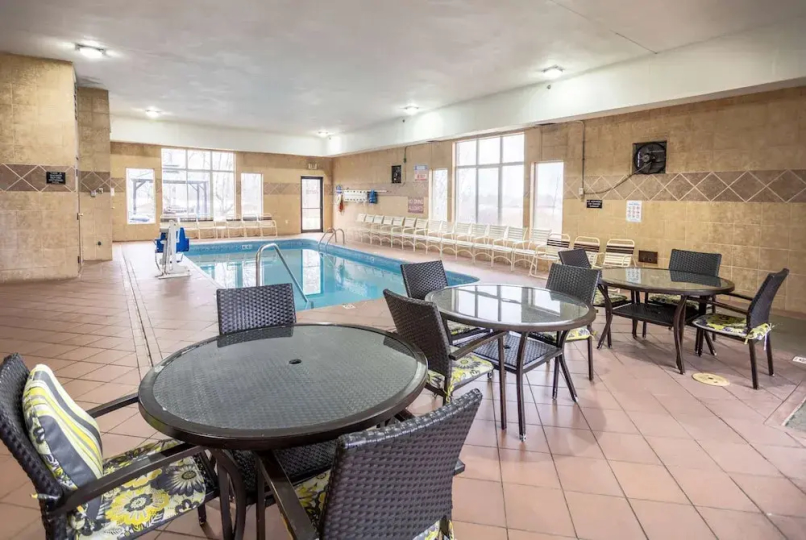 Super 8 Big Rapids MI
