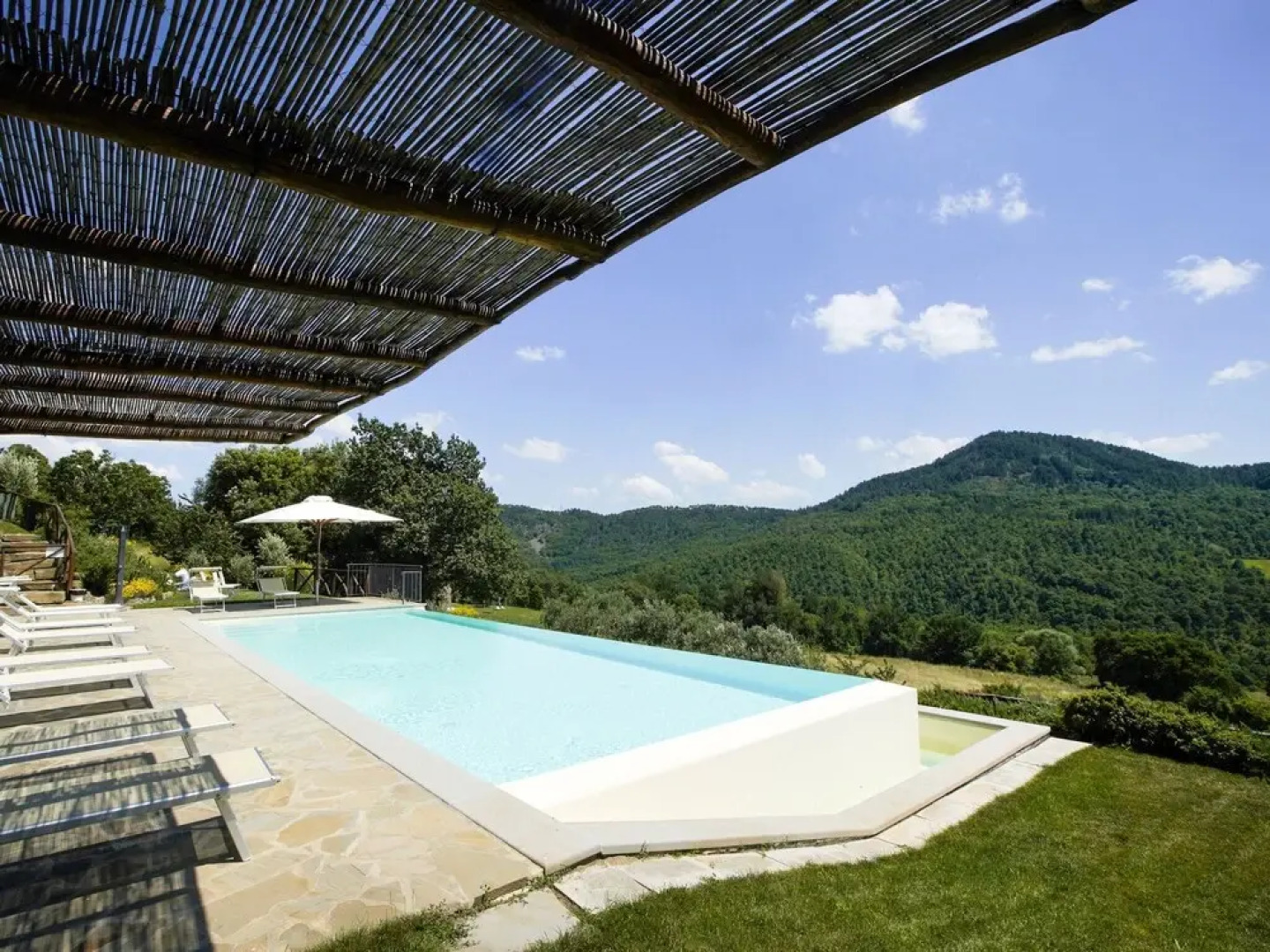 Spacious Holiday Home with Swimming Pool in Anghiari