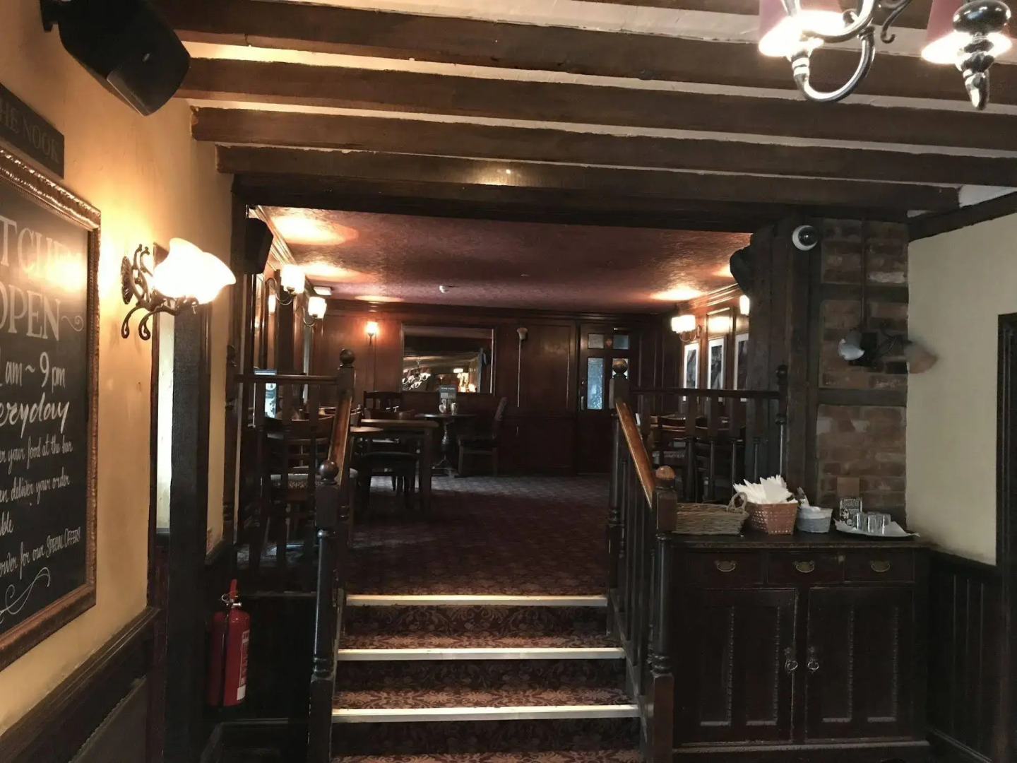 The Royal Victoria & Bull Hotel