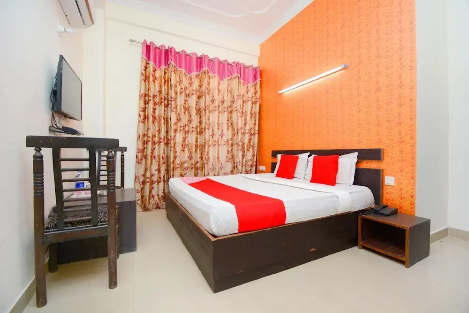 OYO 40160 Hotel  Aaa