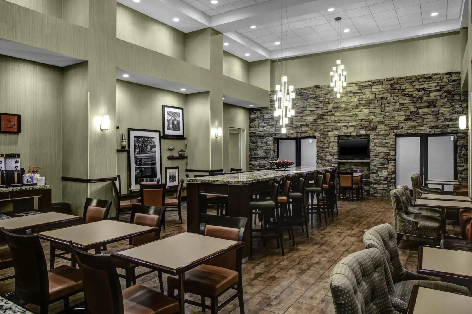 Hampton Inn & Suites Bakersfield/Hwy 58, CA