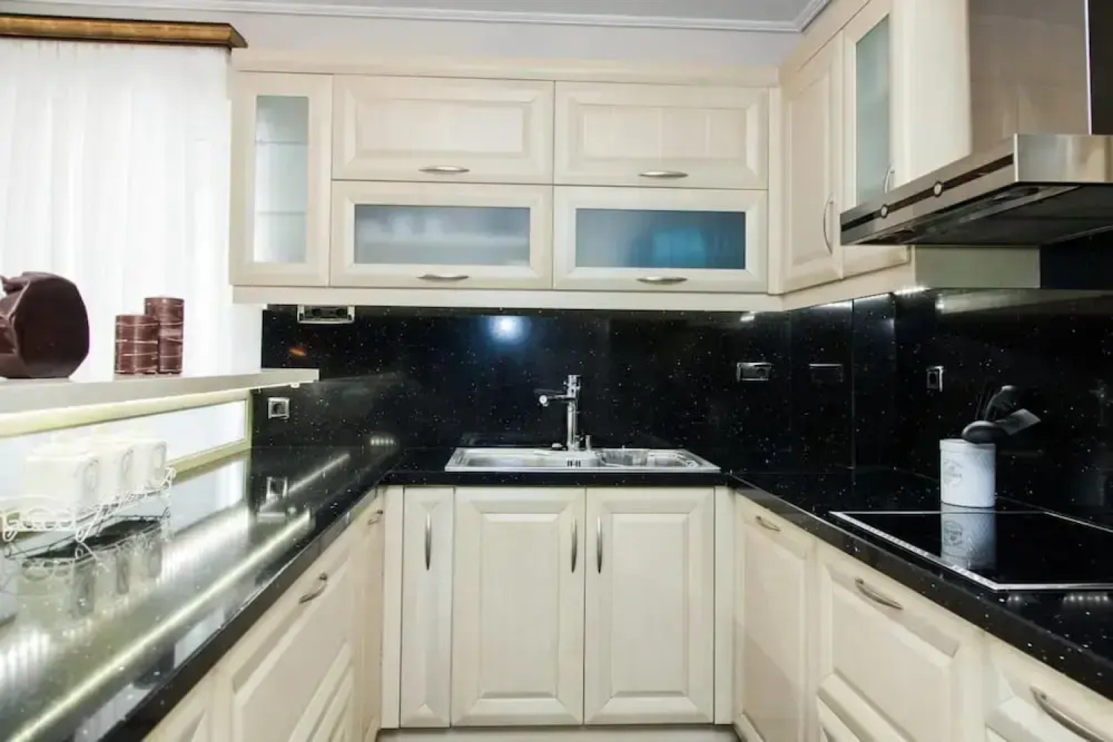 Elegant & Spacious  Apt. with Sea View