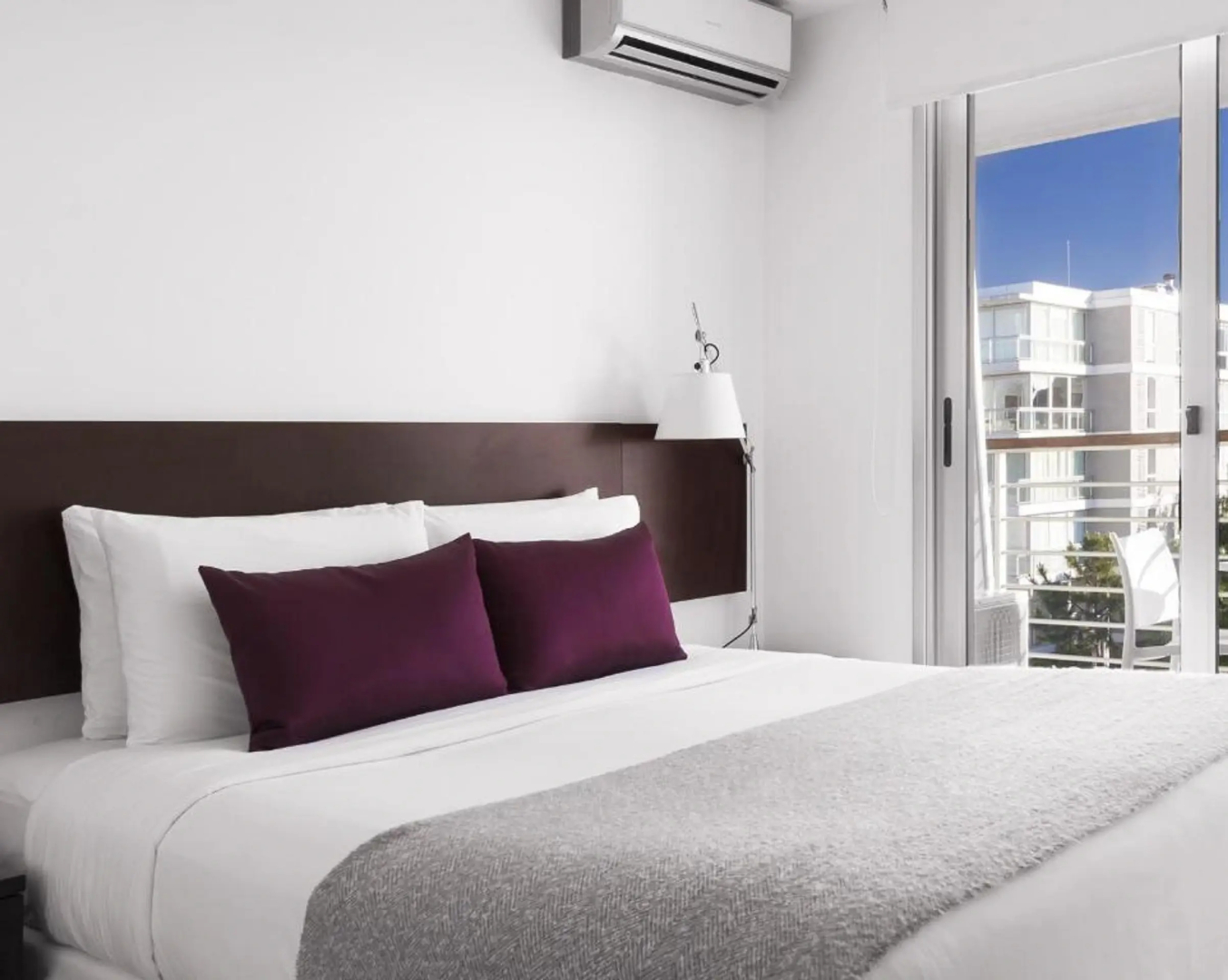 Real Colonia Hotel & Suites