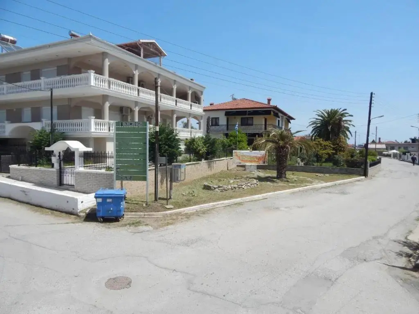 Zira Holiday House