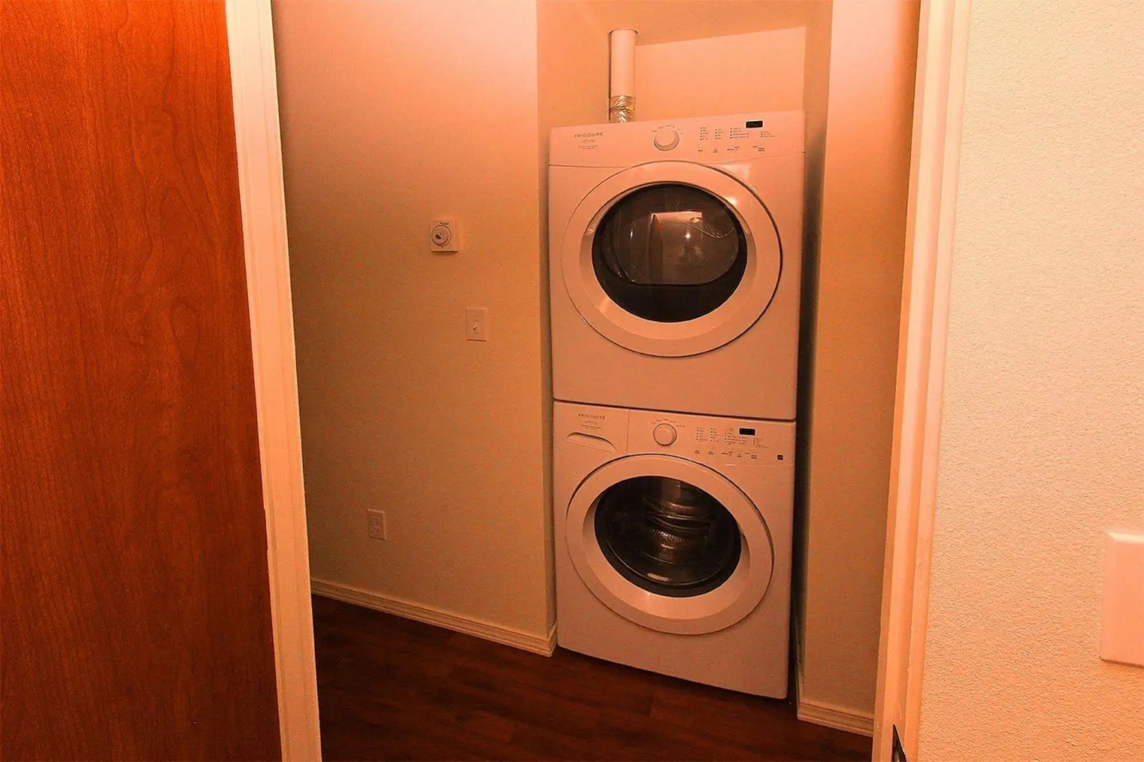 Maple Leaf Manor Suites