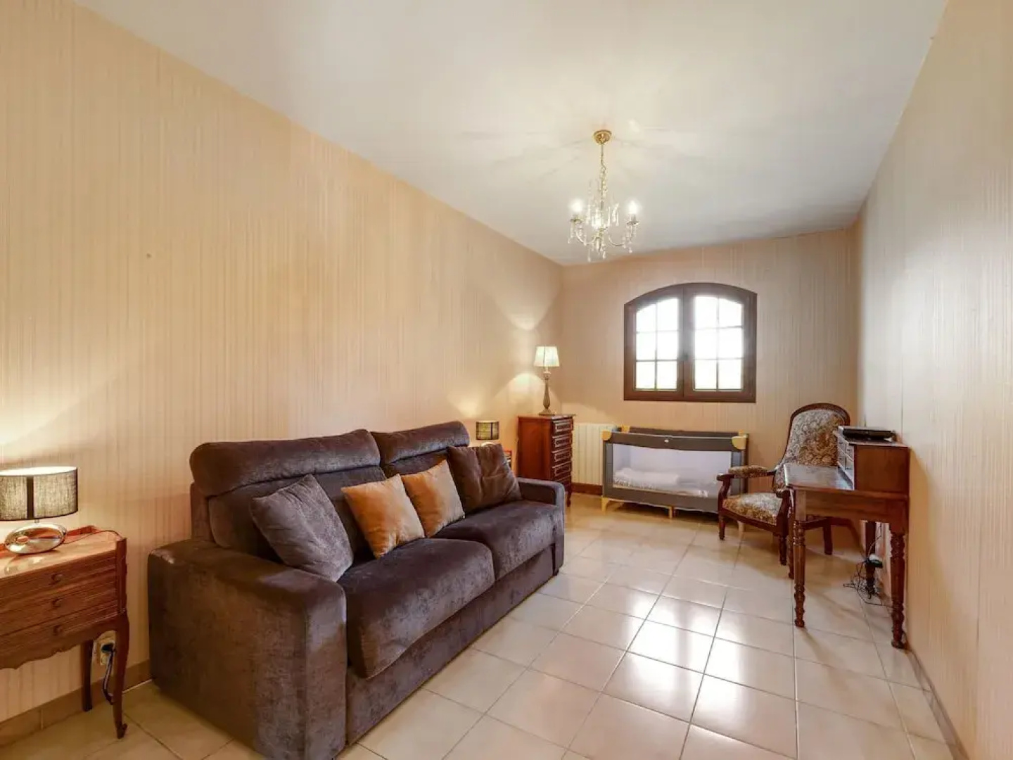 Beautiful Villa with Private Garden in Pineuilh Aquitaine