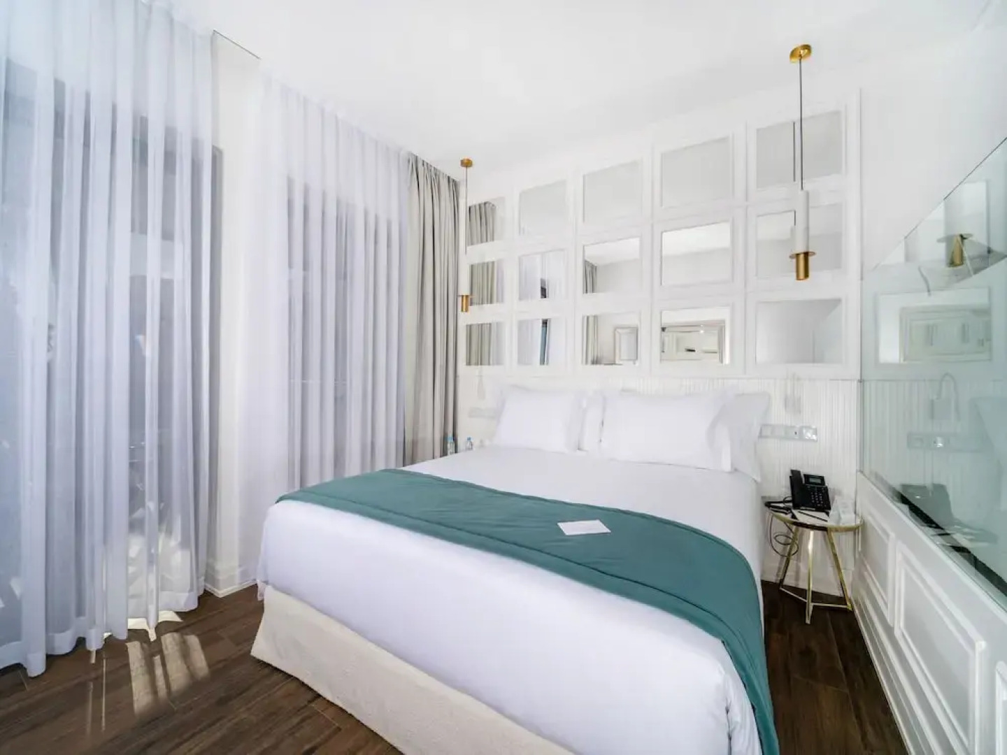 Отель Petit Palace Suites Hotel