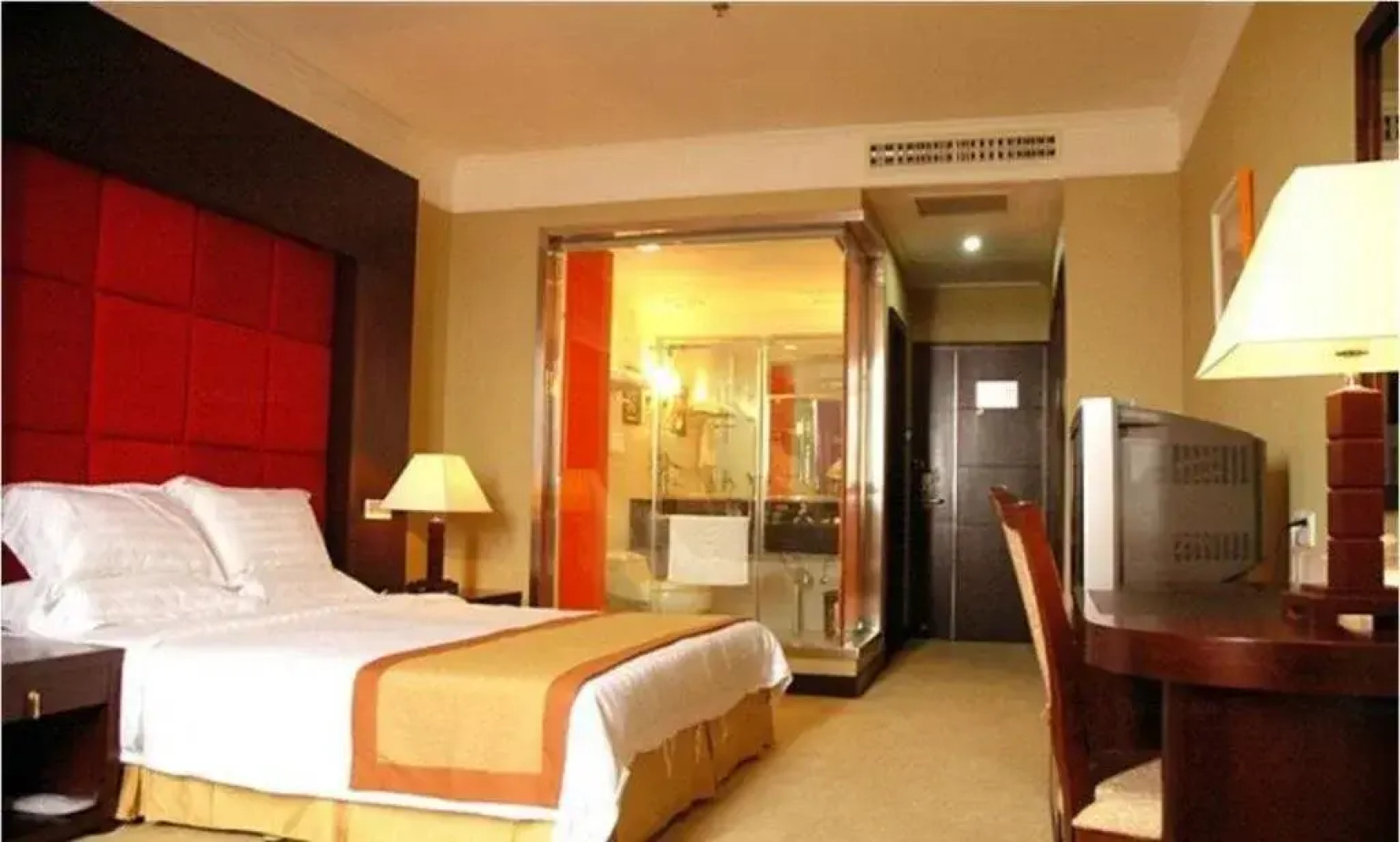 Xinfeng Holiday Hotel