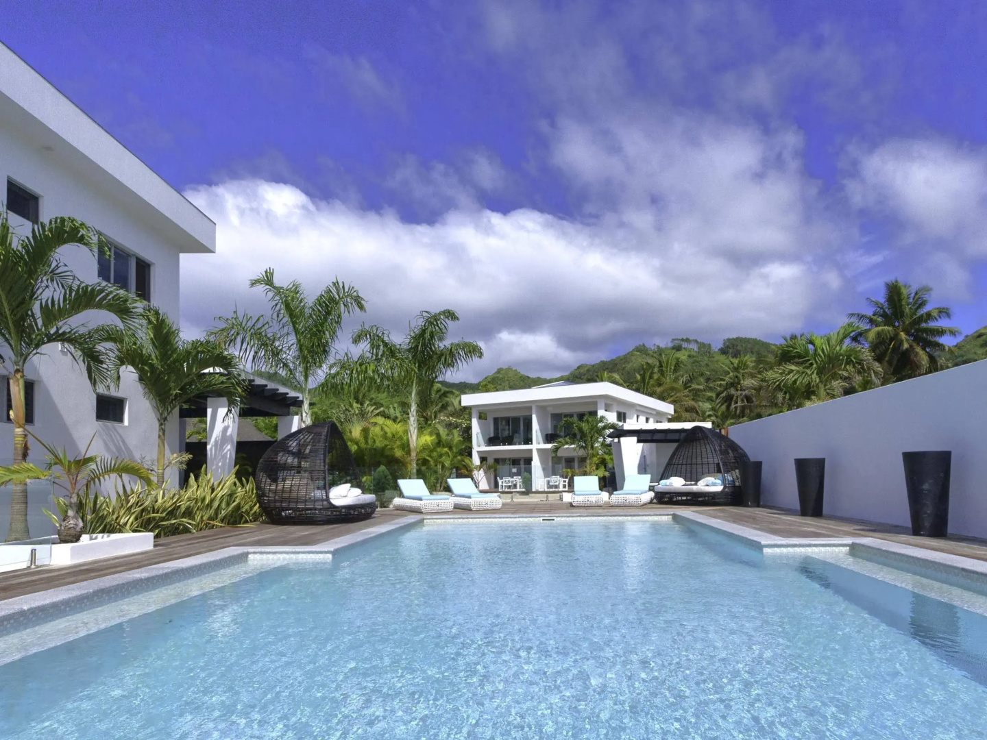 Crystal Blue Lagoon Villas