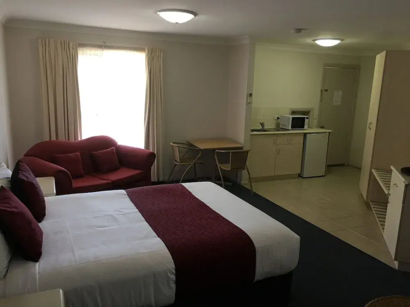 Tuckerbox Motor Inn
