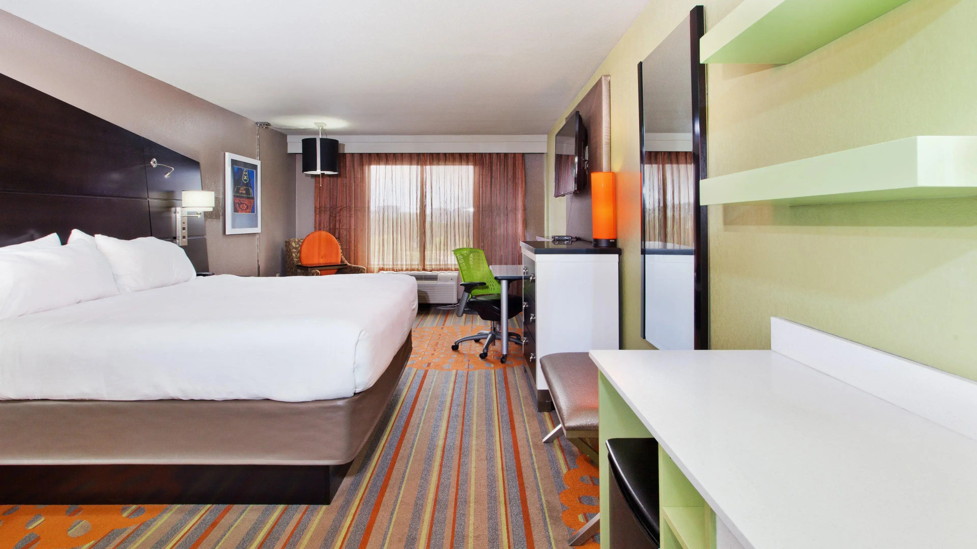 Holiday Inn Express Atlanta Galleria - Ballpark Area by IHG
