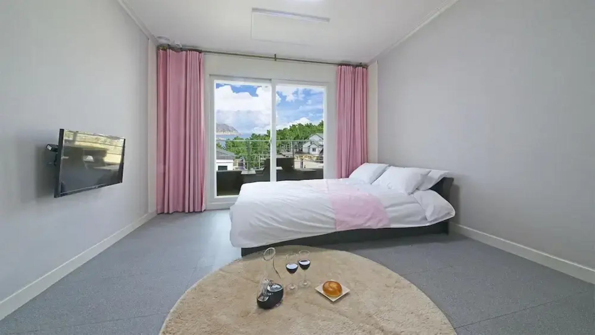 Janghohang J Story Spa Pension