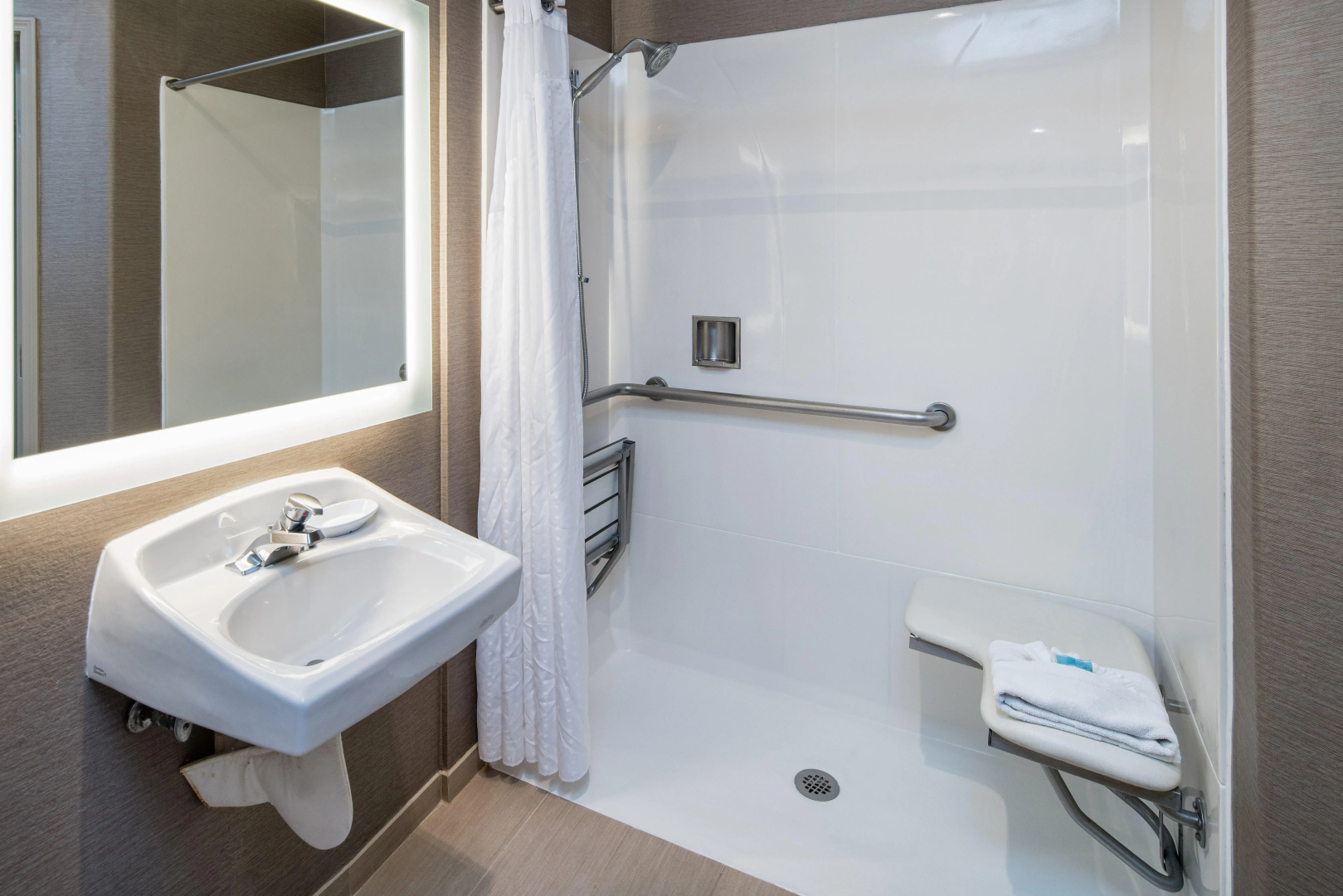 Holiday Inn Express & Suites Santa Clara by IHG