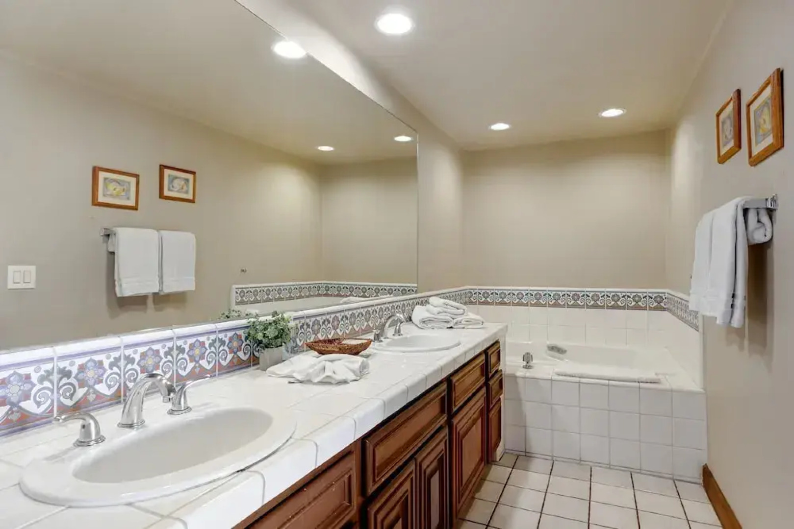 Camino De Flores by Avantstay Views Pool Beach Access Community Amenities