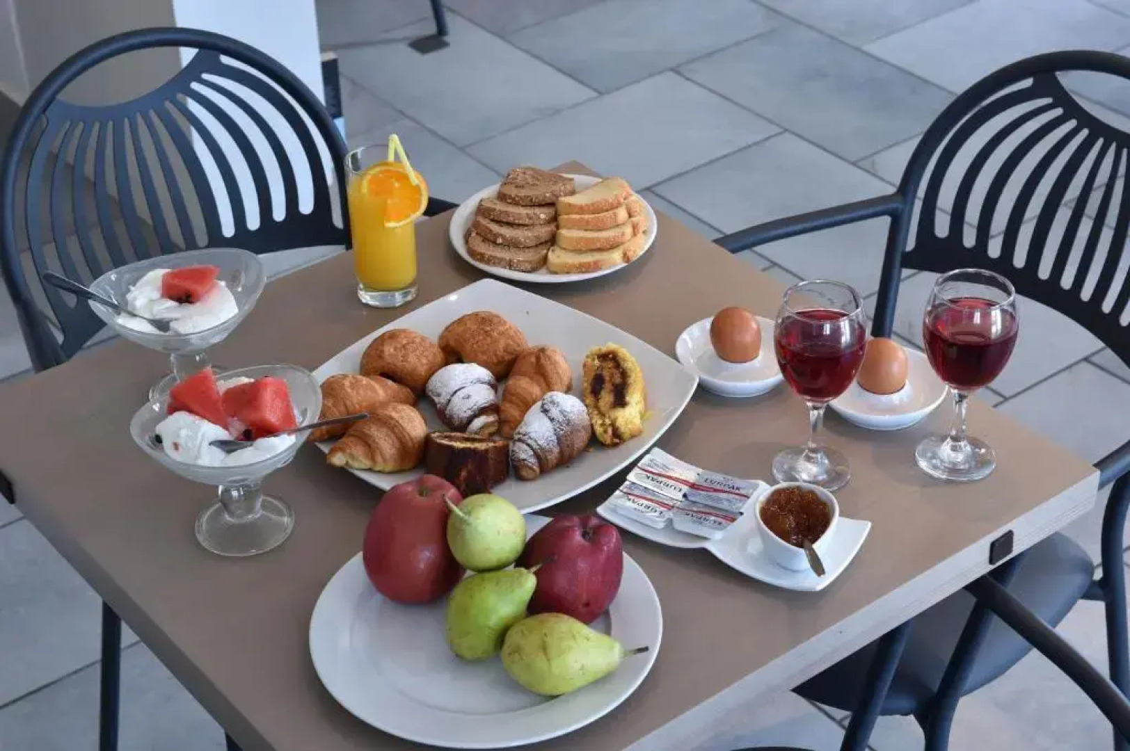 Alexandros Suites & Apartments