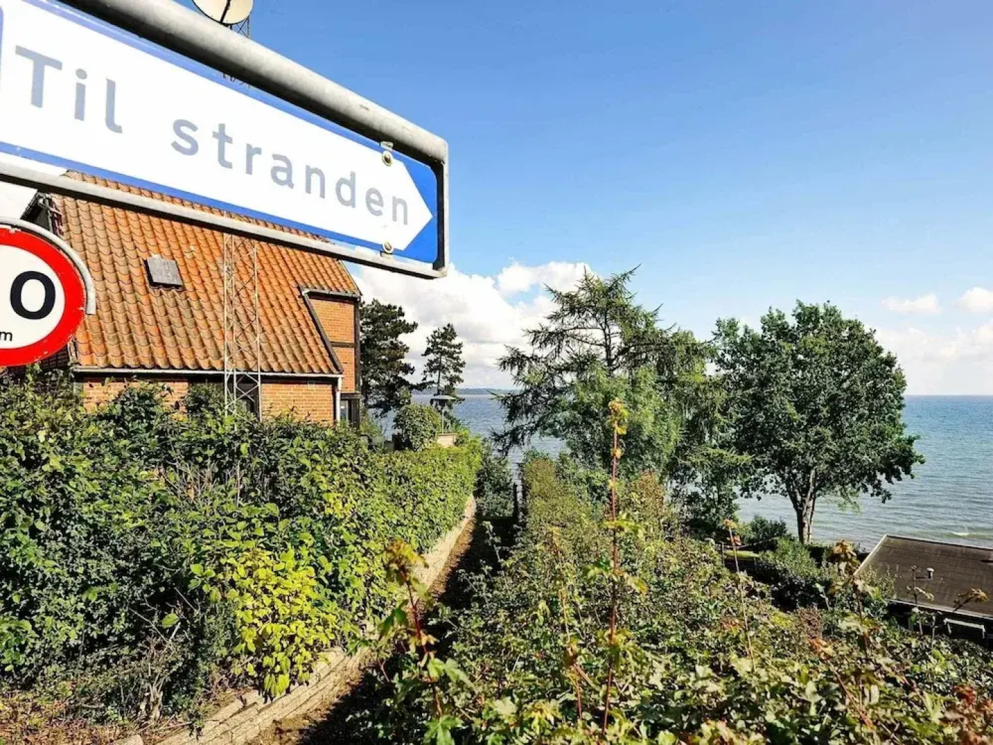 Modern Retreat by Water - By Traum Ferienwohnungen