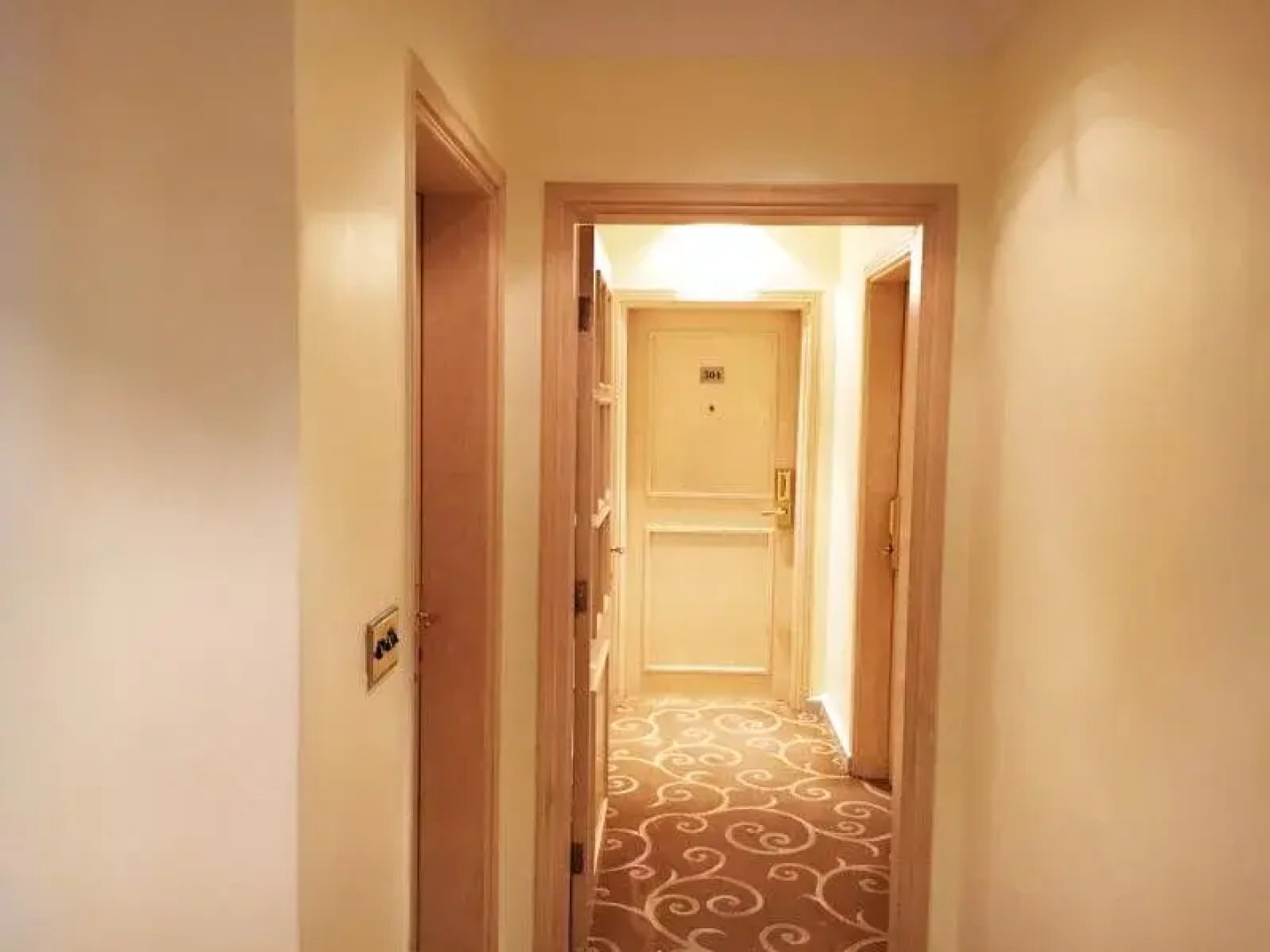 Mirage Suites Hotel - Family Only