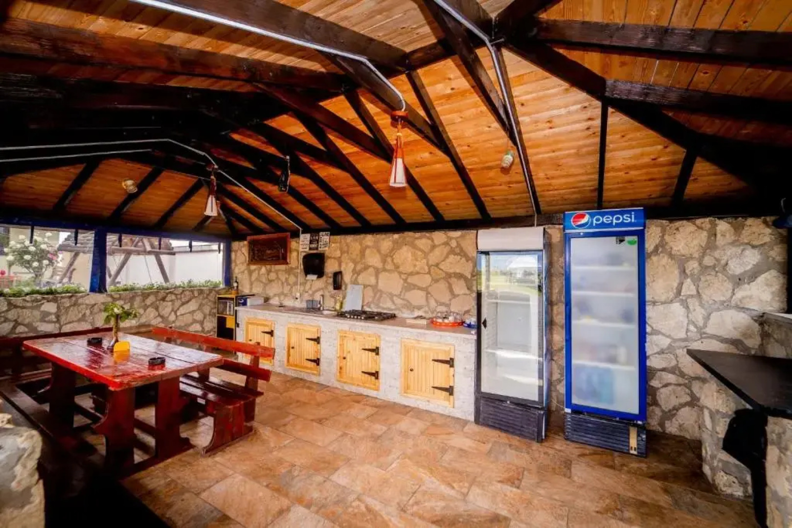 Complex Gospodaresc Route 66