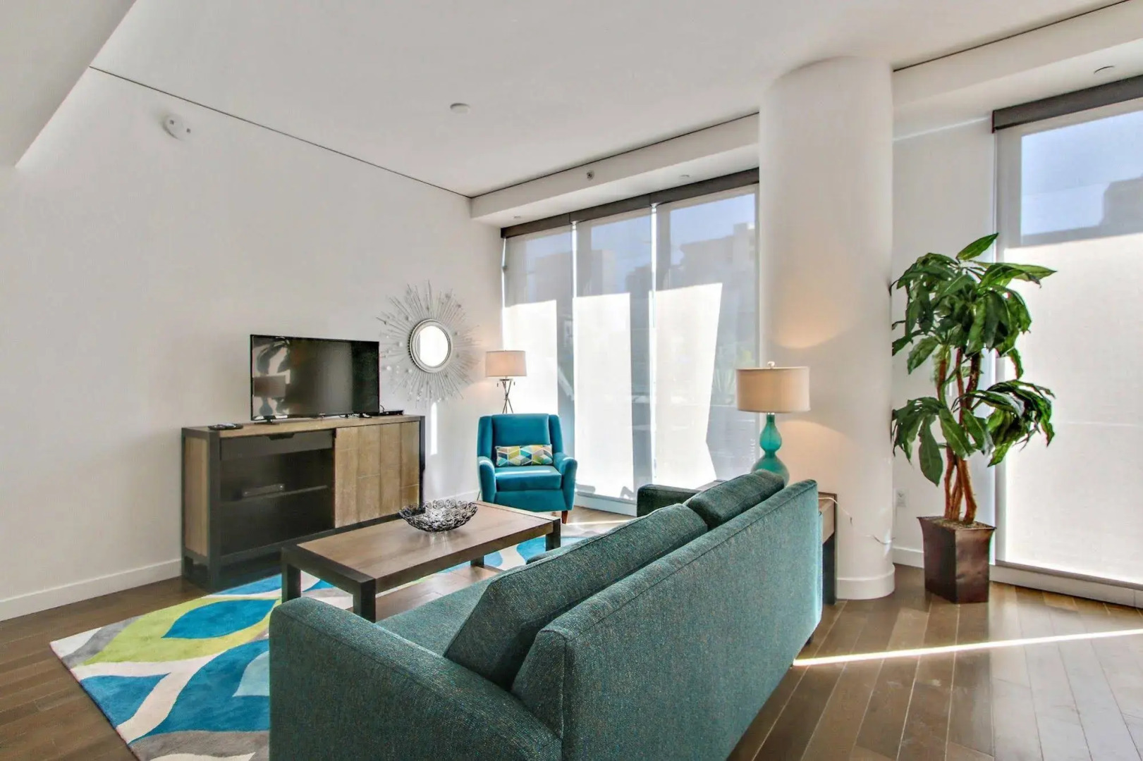 Global Luxury Suites at Figueroa Street