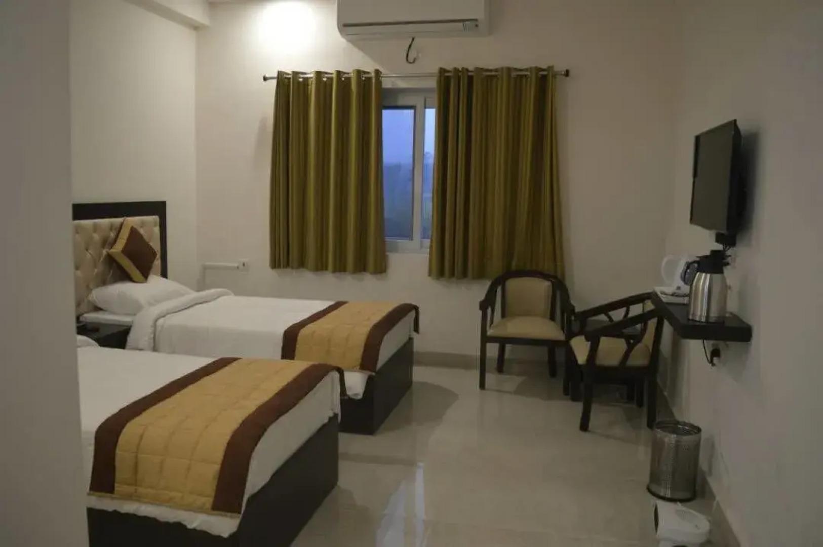 The Lotus Sutra Hotel