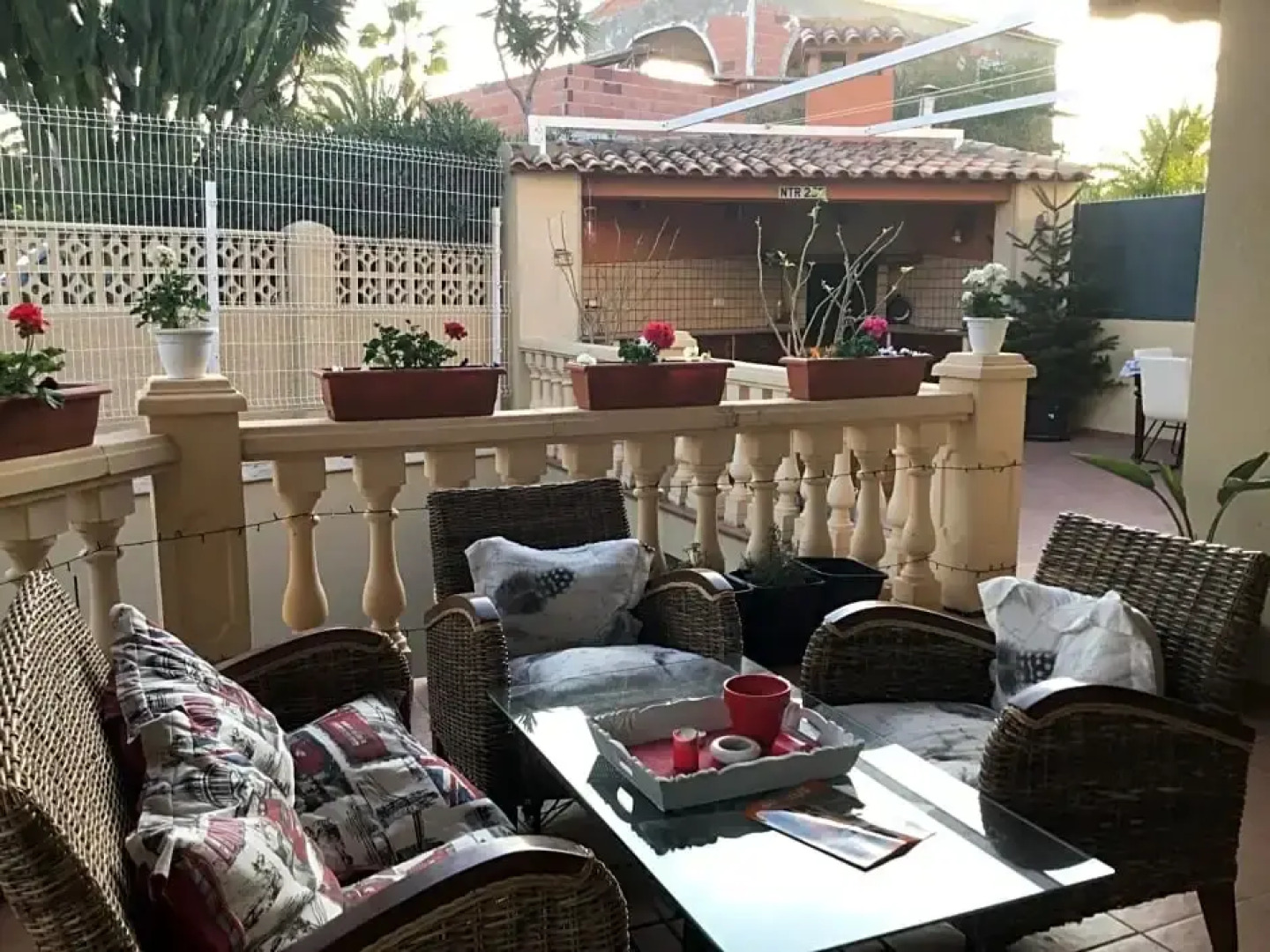 Double Room with Shared Bathroom and Shared Communal Areas R4