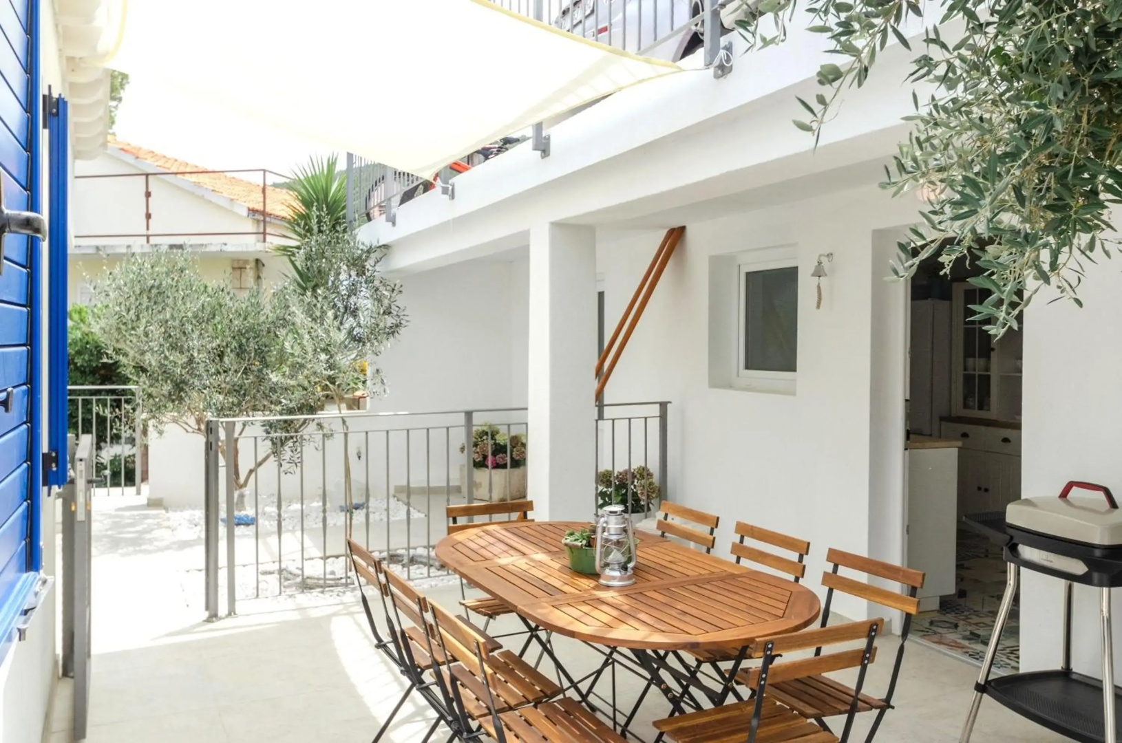 Summer House Bougainvillea by Dubrovnik Colors