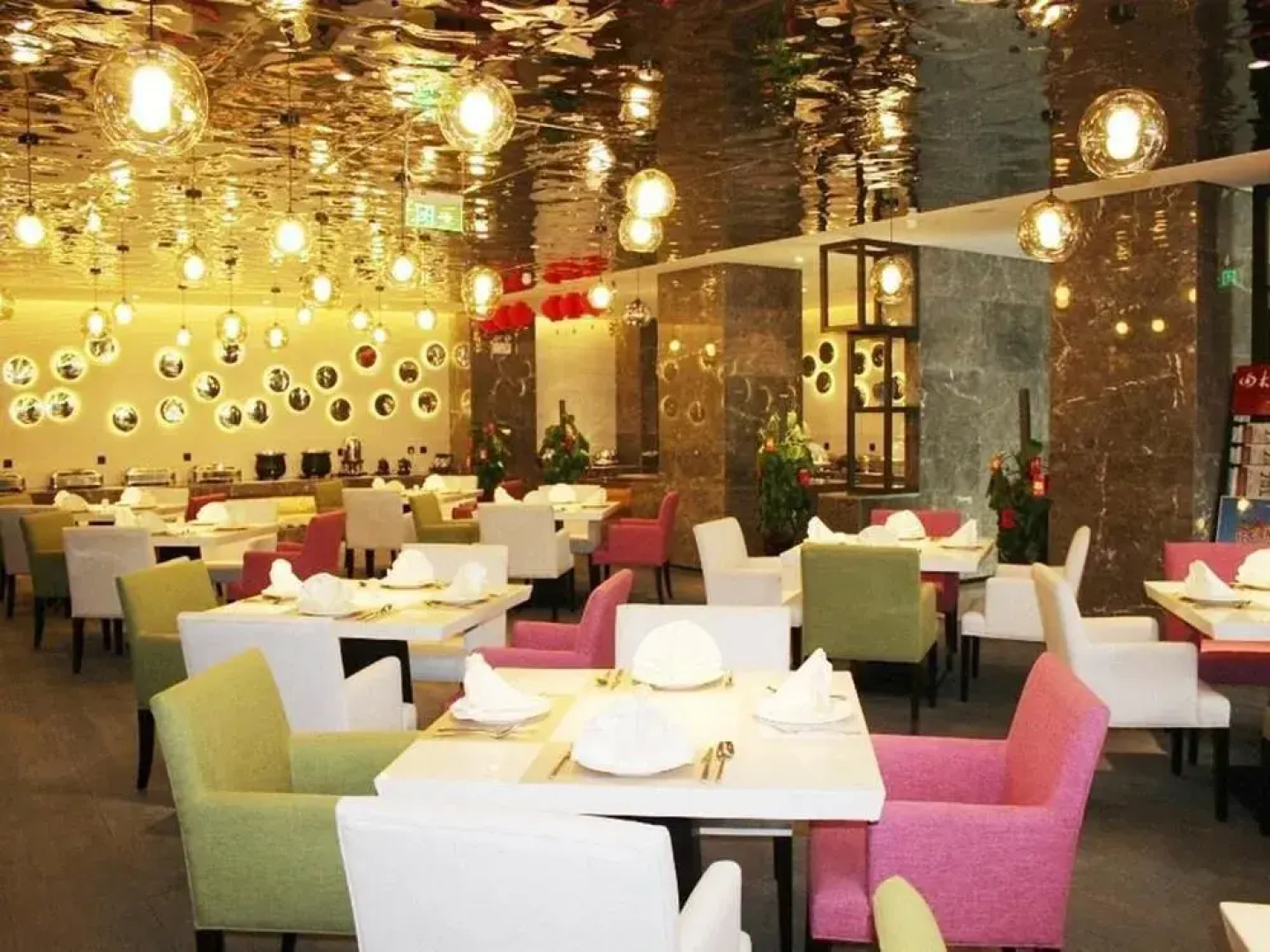 Maritime Hotel (Zhengzhou Century Amusement Park Zhongyuan Tower)