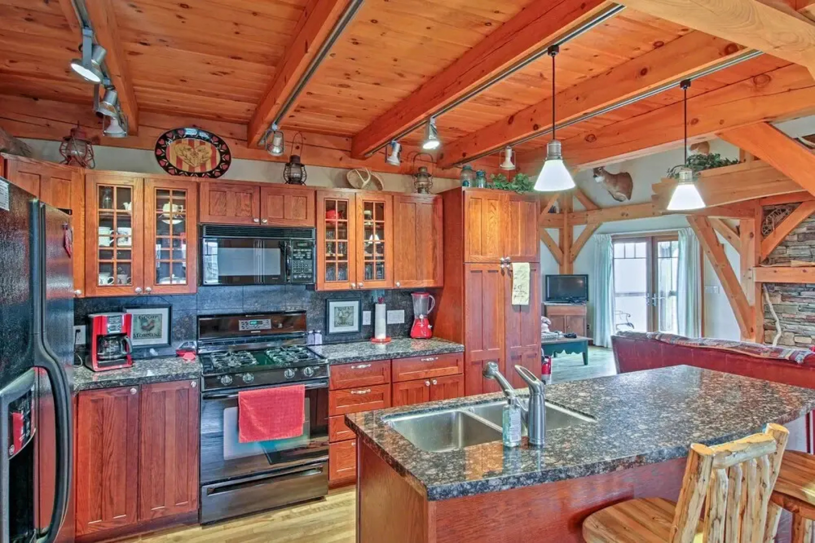 Spearfish Home on 40 Acres w/ Private Lake!