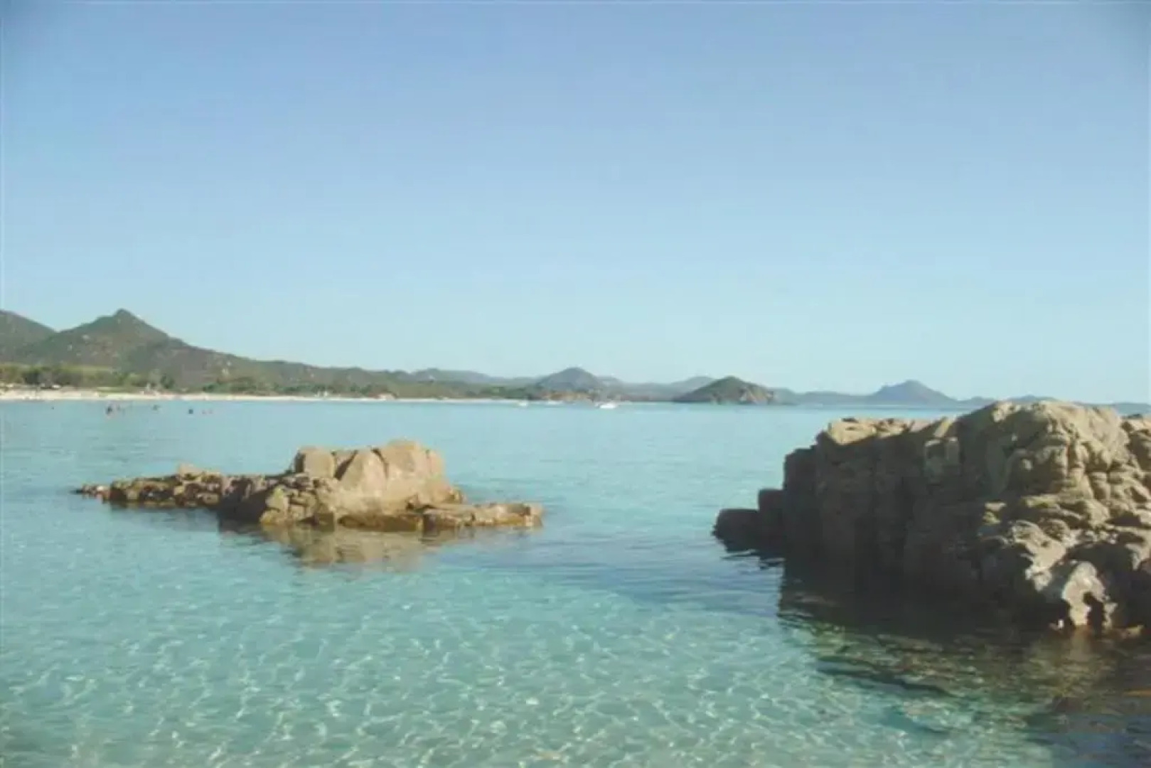 Casa a 300mt.dal mare CalaSinzias, 6 letti, AC, Pets welcome, Wi-Fi free