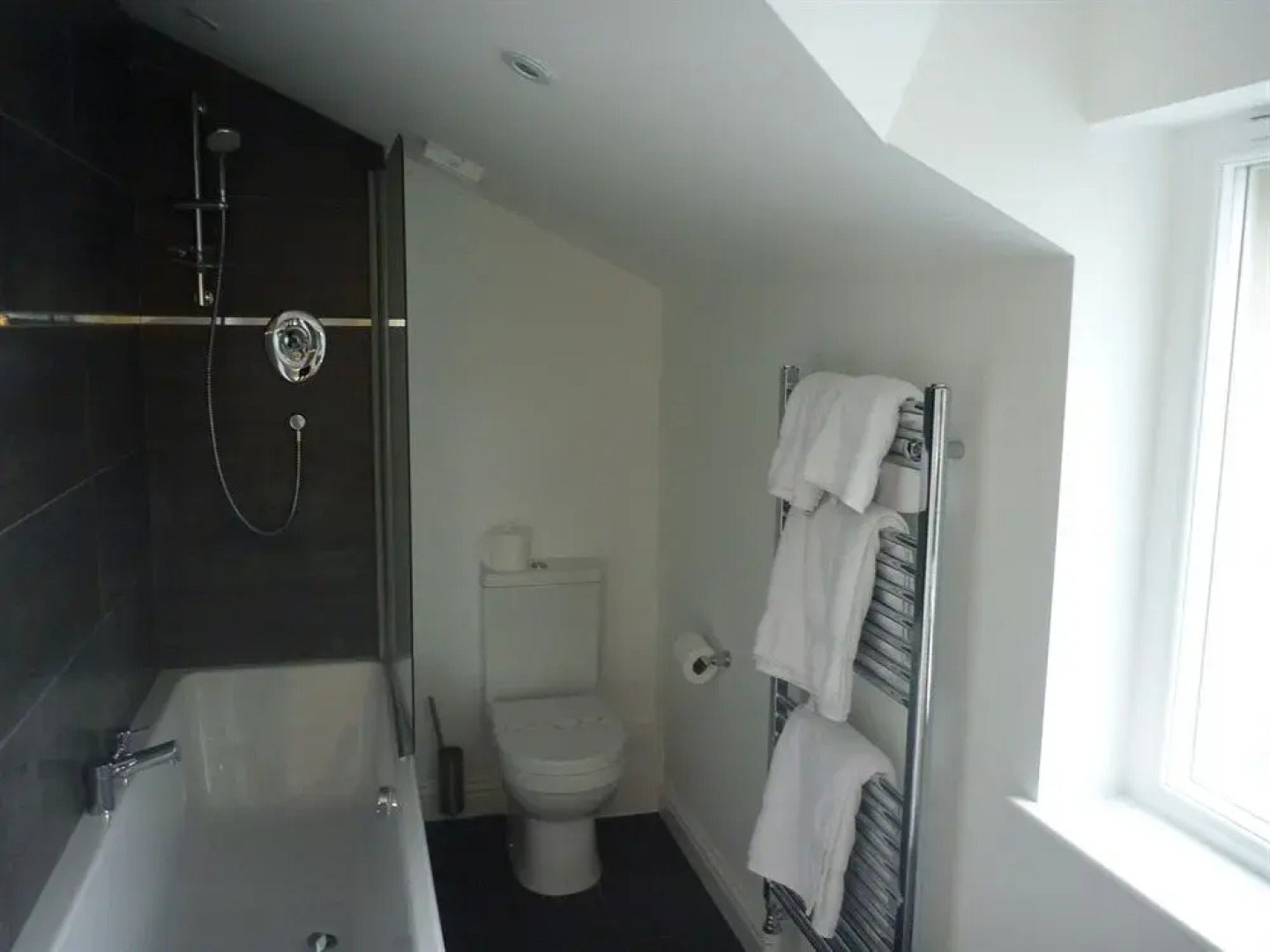 Lakehouse at The Waterhead Inn