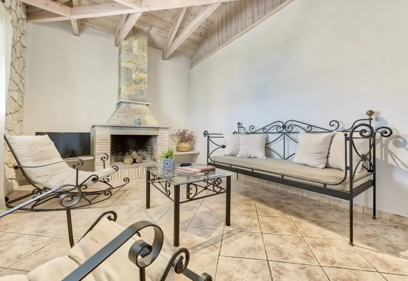 Villa Marathonisi 500 mt From sea