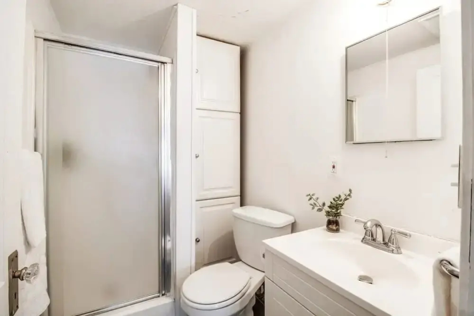 Automaniac Spot in the Heart of Pontiac 3 Beds 2 Baths