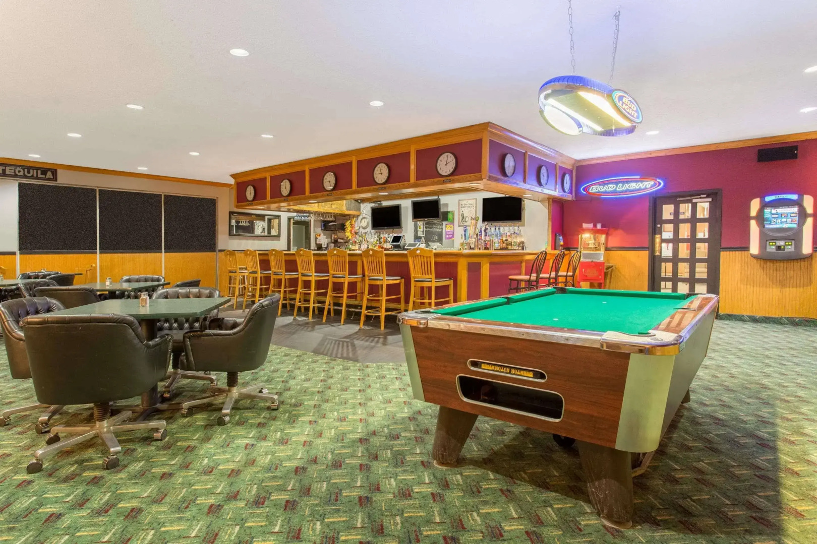 HomeTowne Studios by Red Roof Painted Post