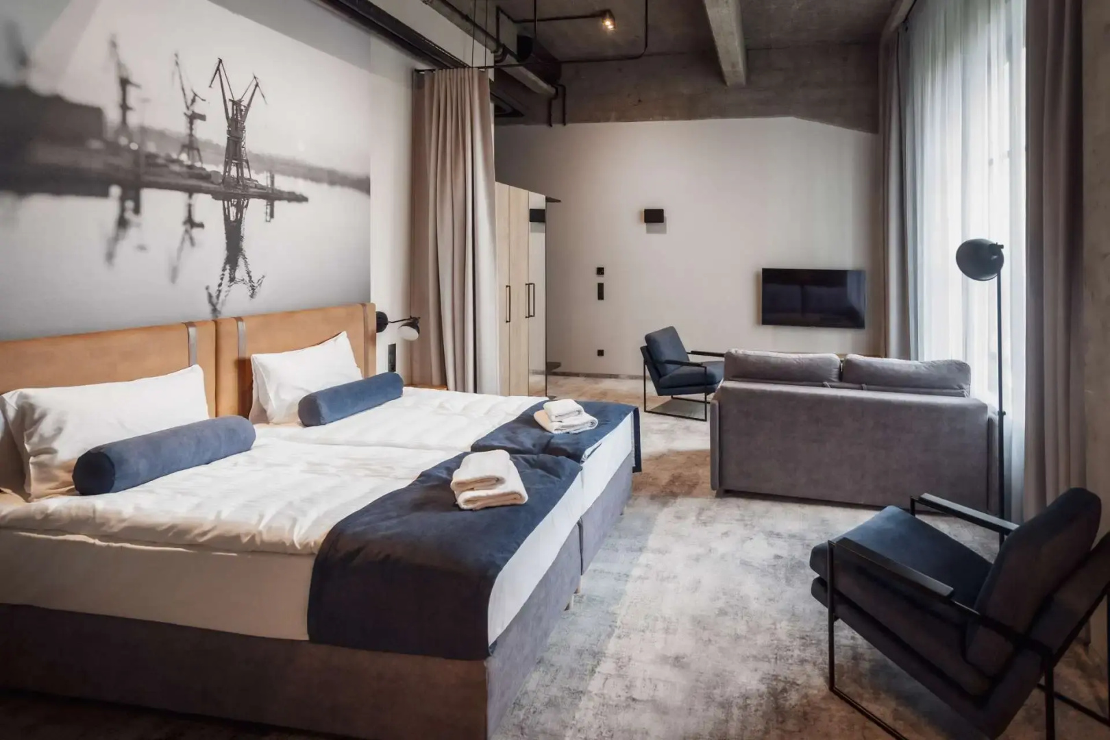 MONTOWNIA Lofts & Experience