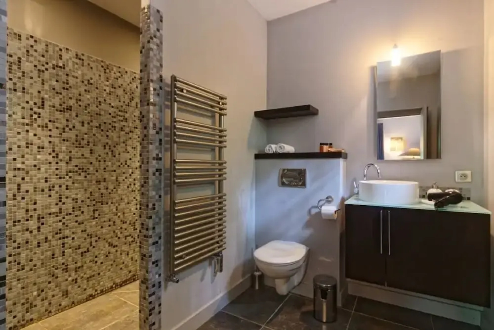 Ravel Private Apartment