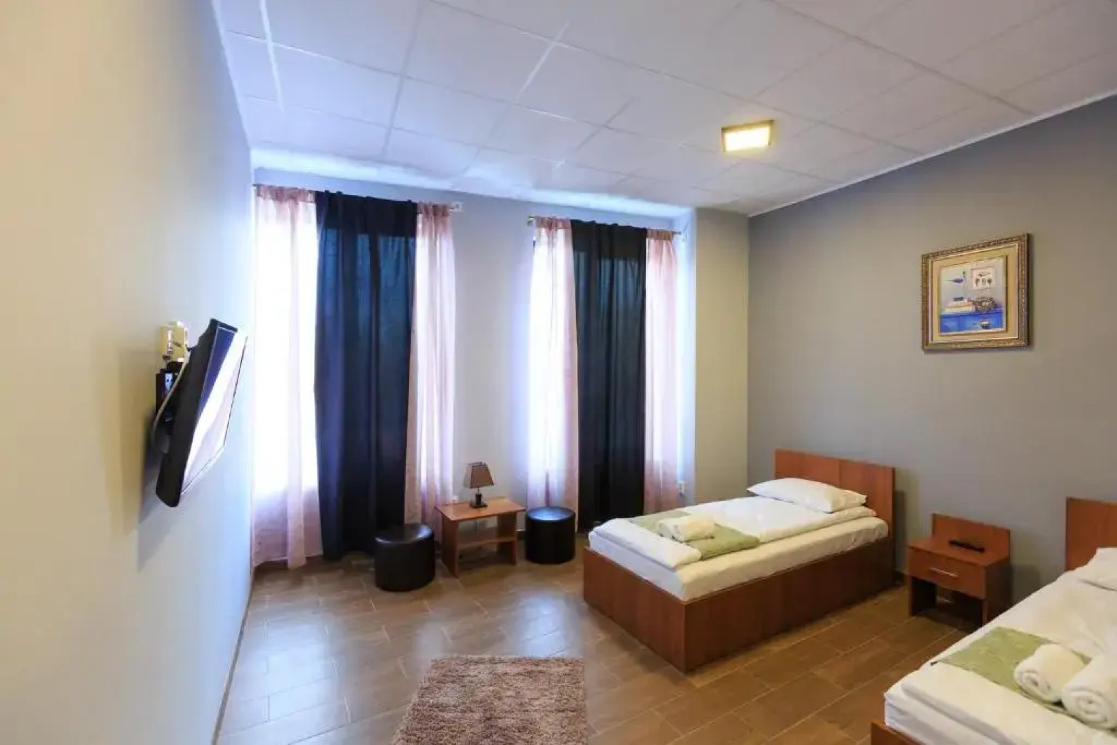 Corner Center Rental